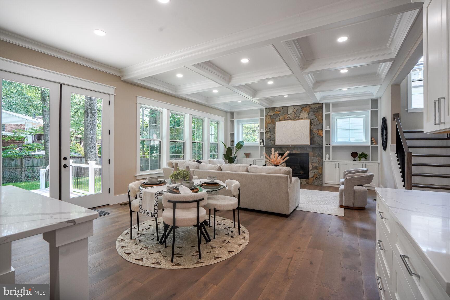 VIENNA WOODS - Residential