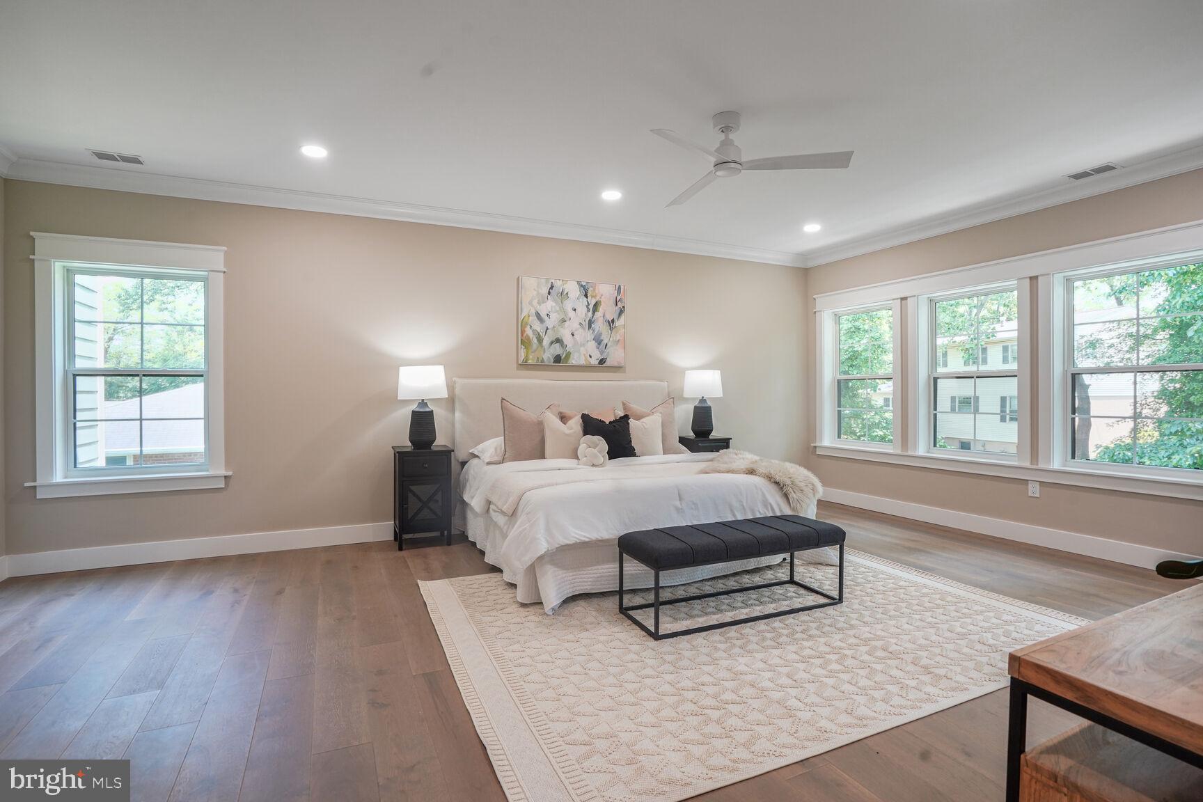 VIENNA WOODS - Residential