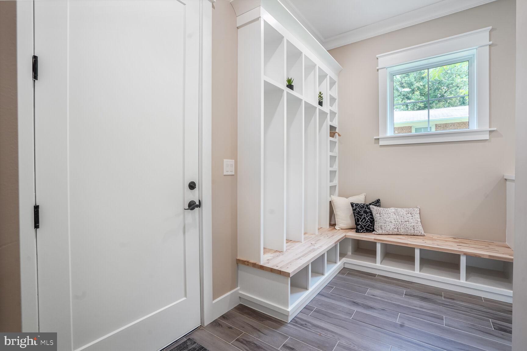 VIENNA WOODS - Residential