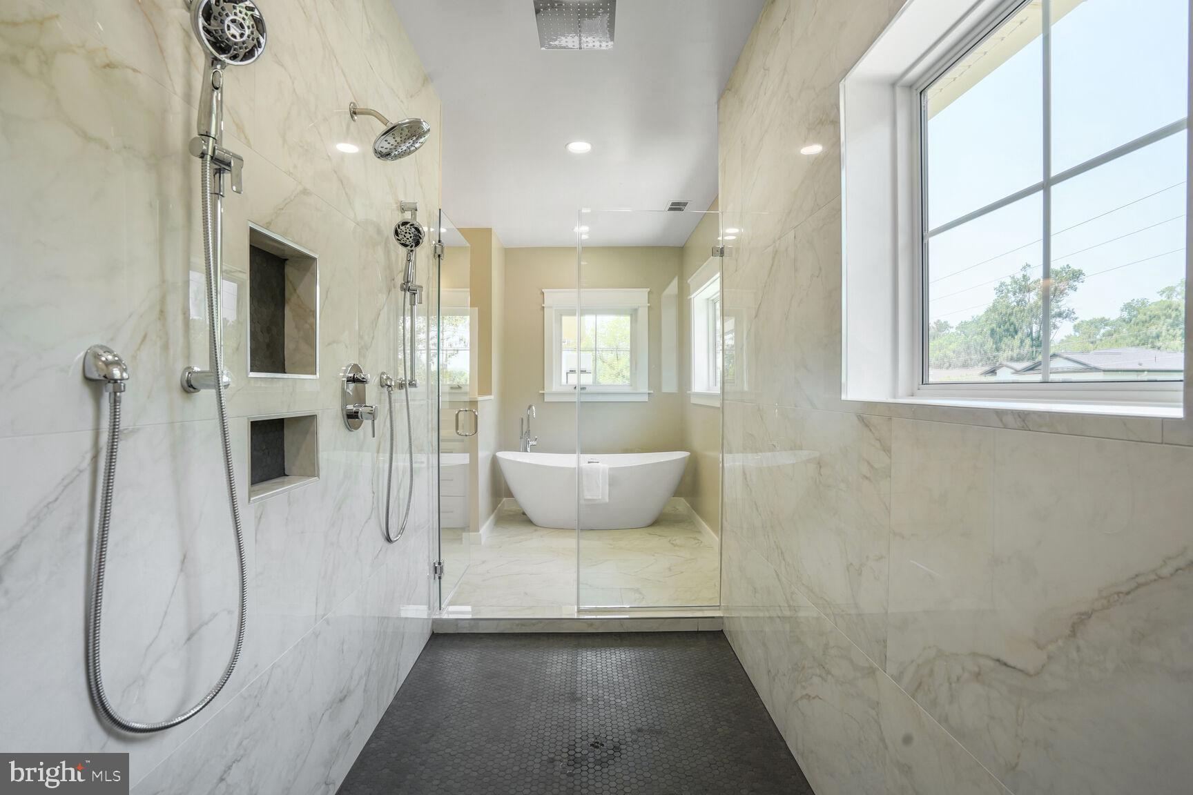 VIENNA WOODS - Residential