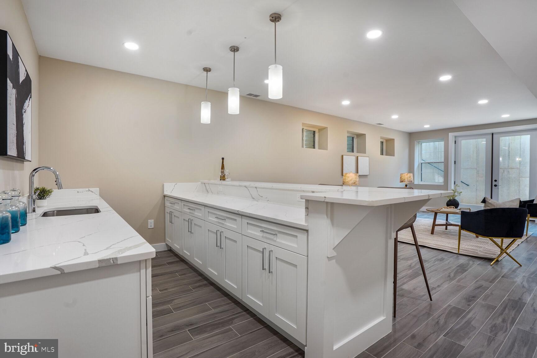 VIENNA WOODS - Residential