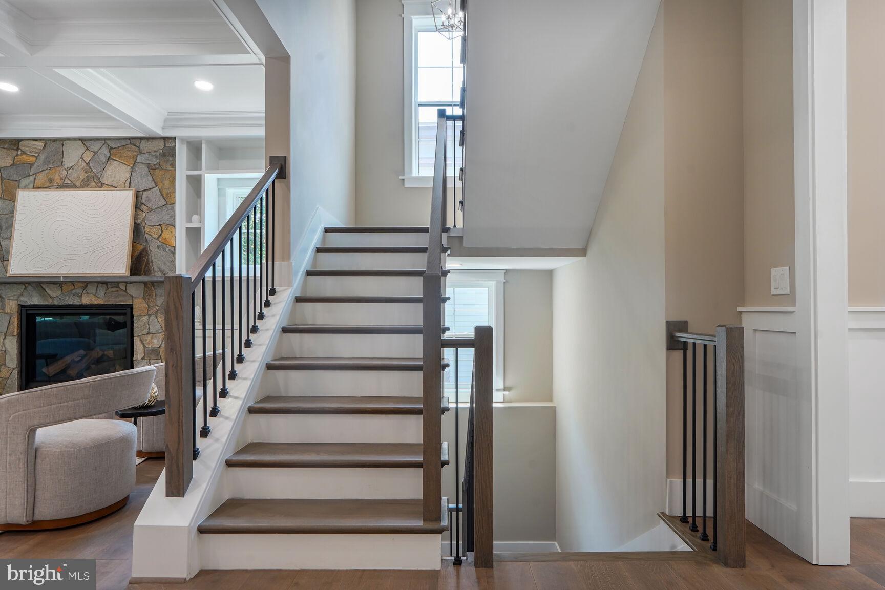 VIENNA WOODS - Residential