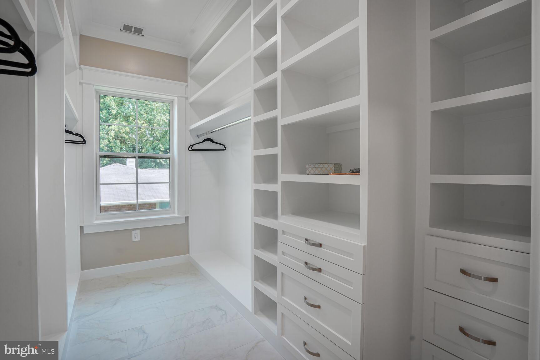 VIENNA WOODS - Residential