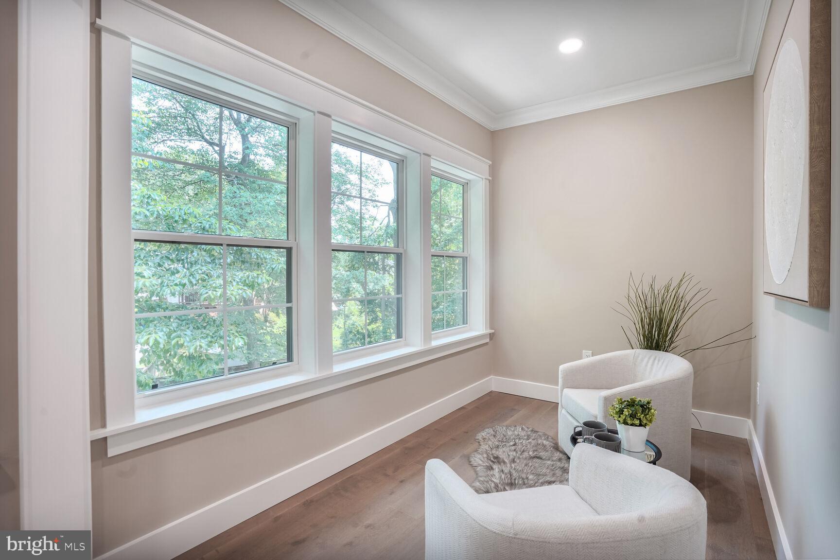 VIENNA WOODS - Residential