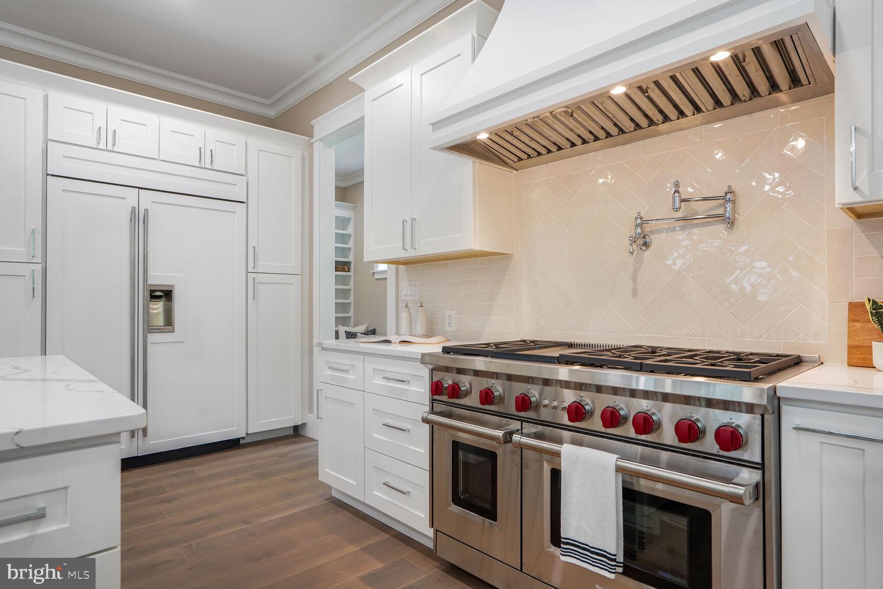 VIENNA WOODS - Residential