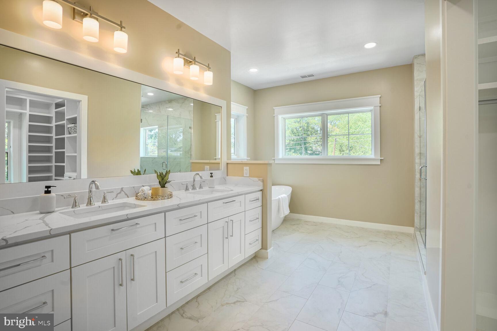 VIENNA WOODS - Residential