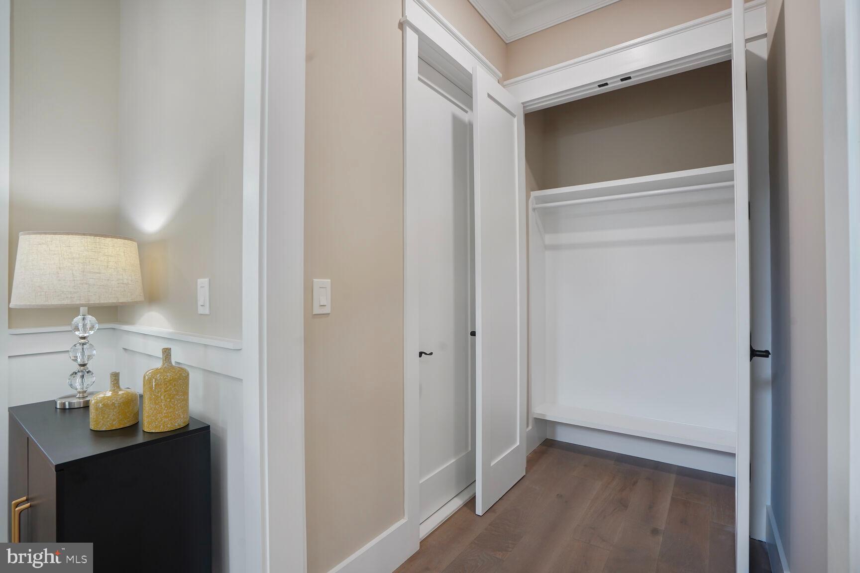 VIENNA WOODS - Residential