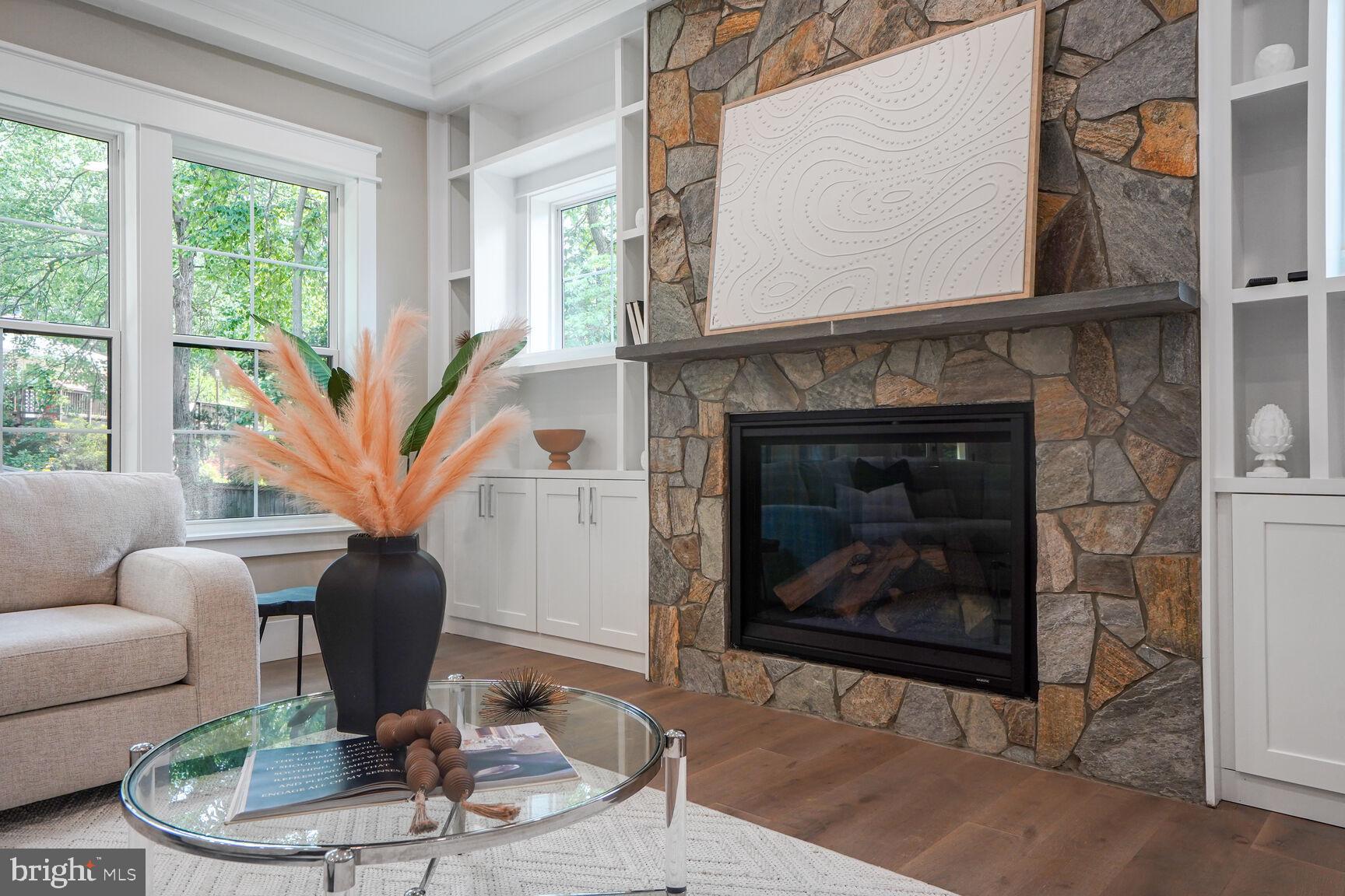 VIENNA WOODS - Residential