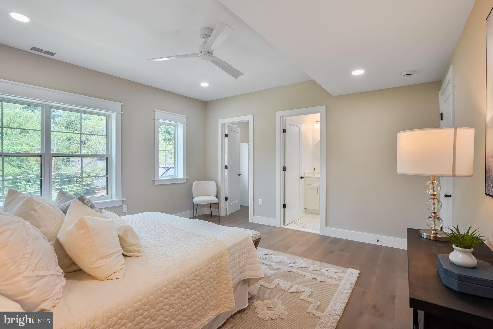 VIENNA WOODS - Residential