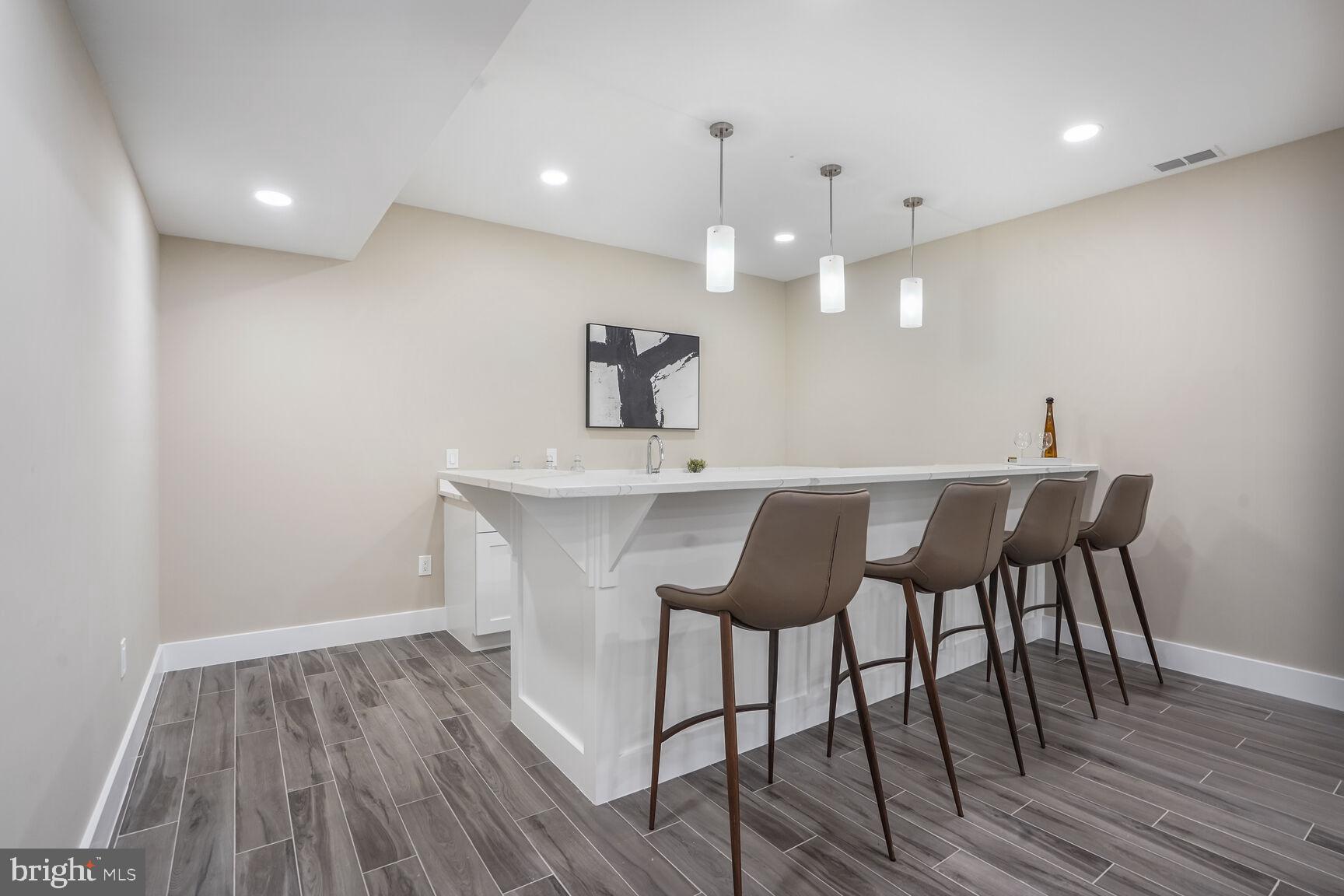 VIENNA WOODS - Residential