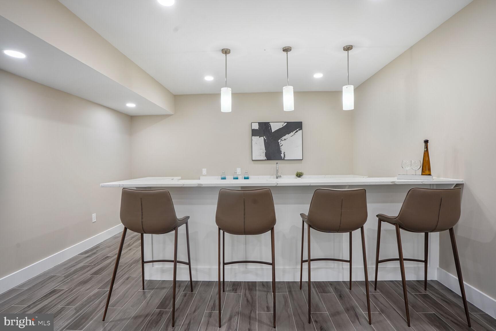 VIENNA WOODS - Residential