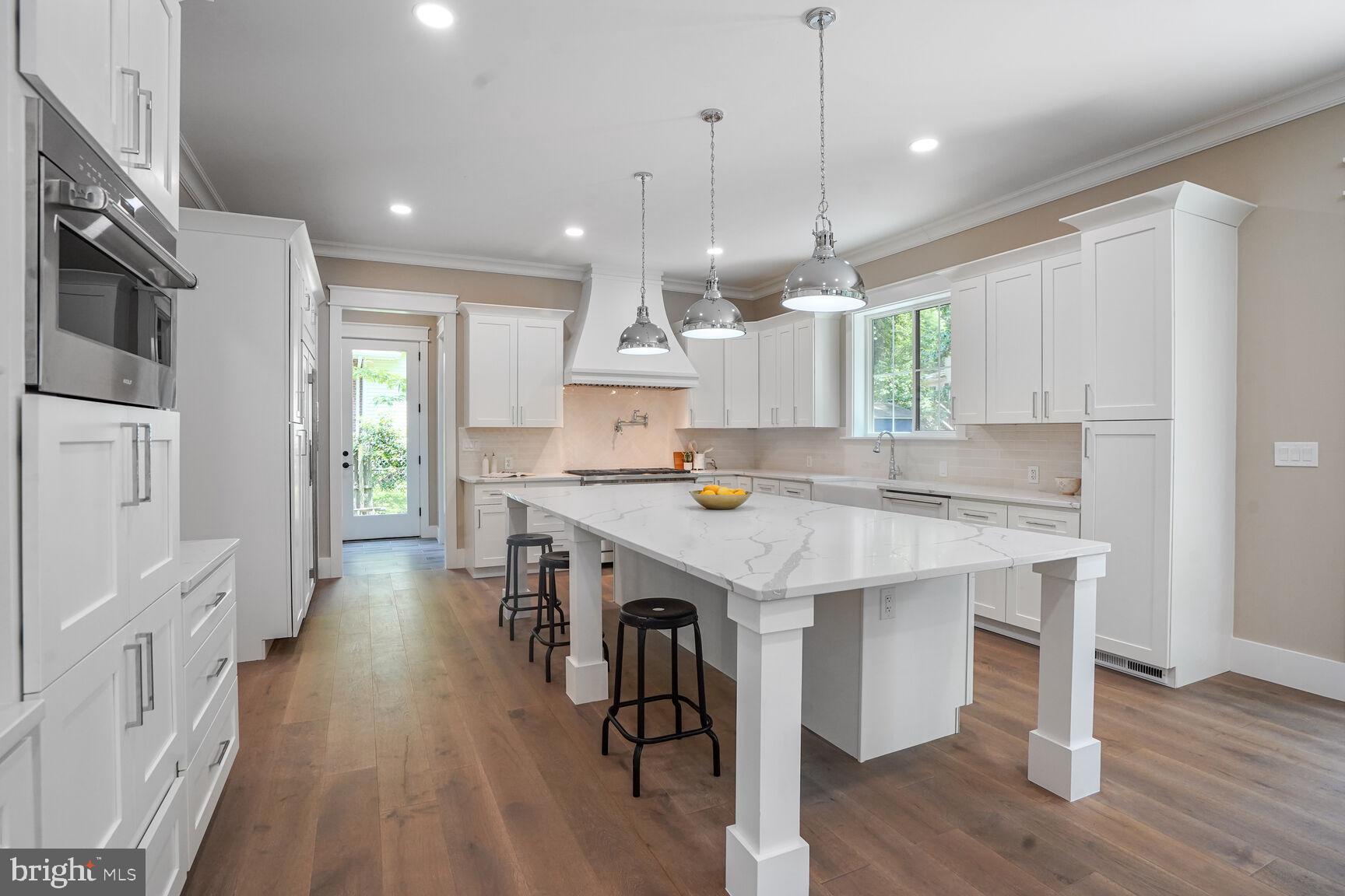 VIENNA WOODS - Residential