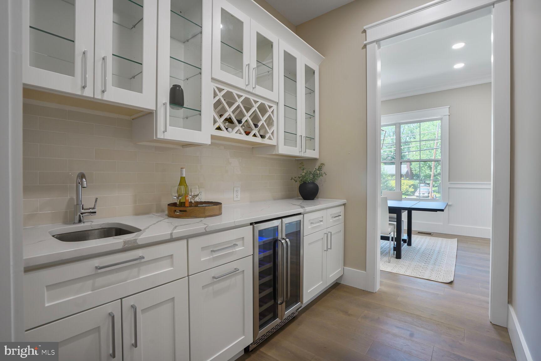 VIENNA WOODS - Residential