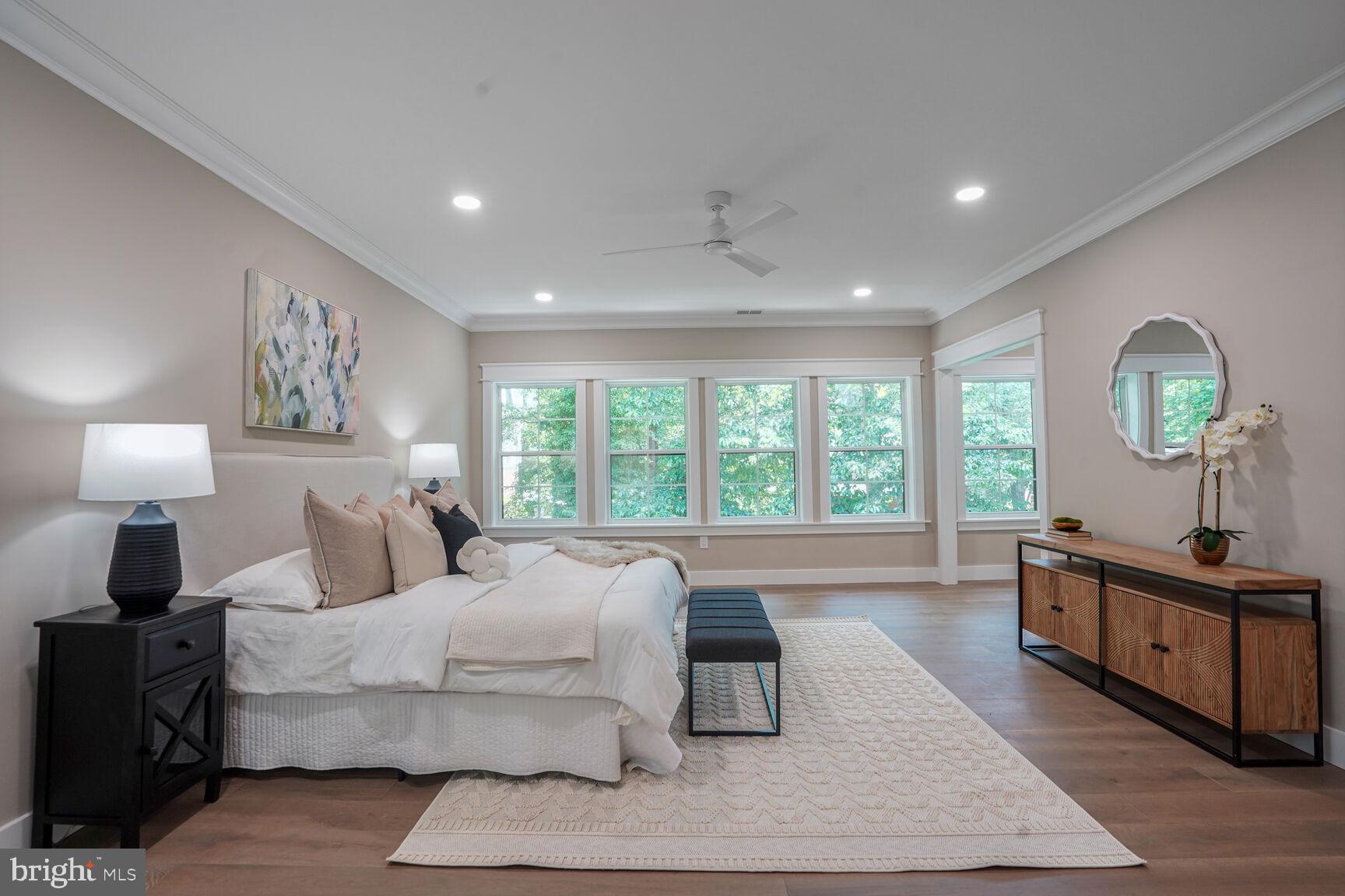 VIENNA WOODS - Residential