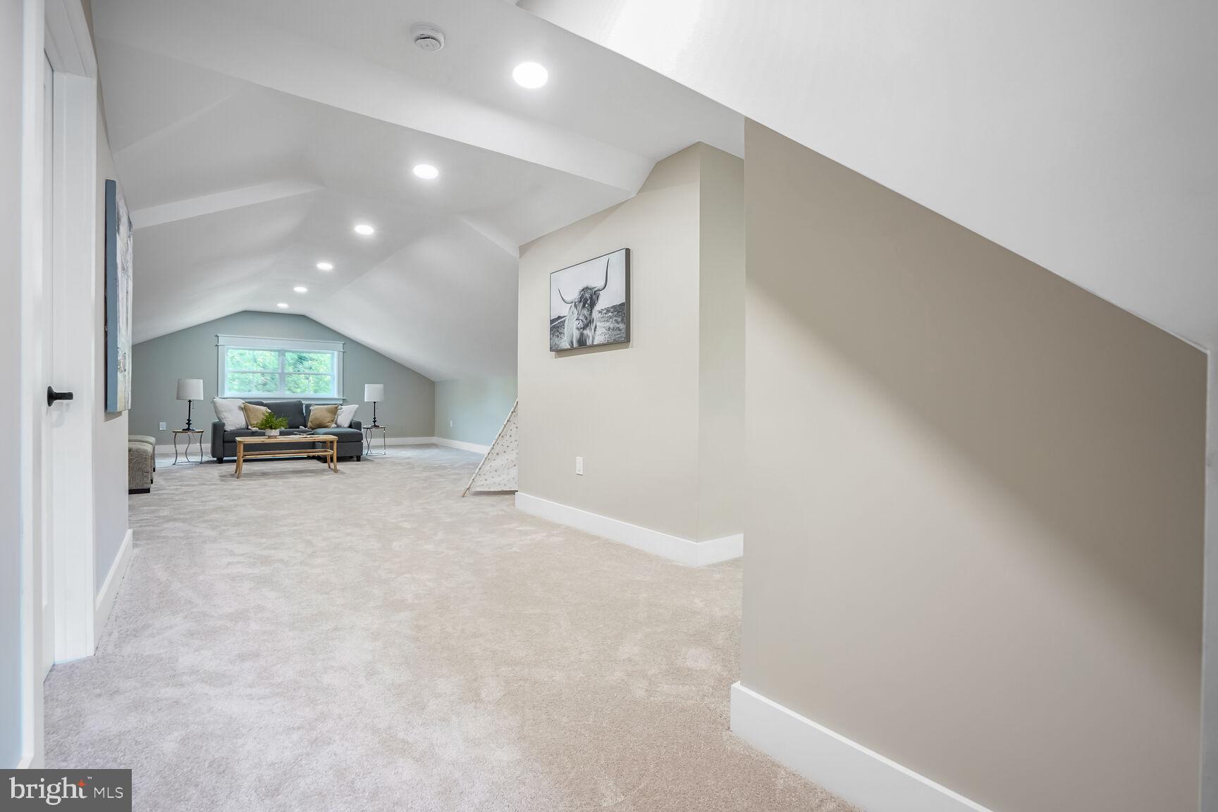 VIENNA WOODS - Residential