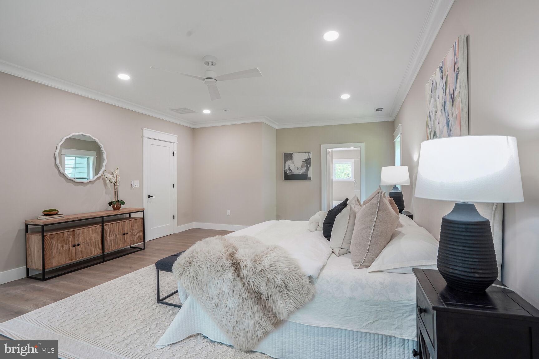 VIENNA WOODS - Residential