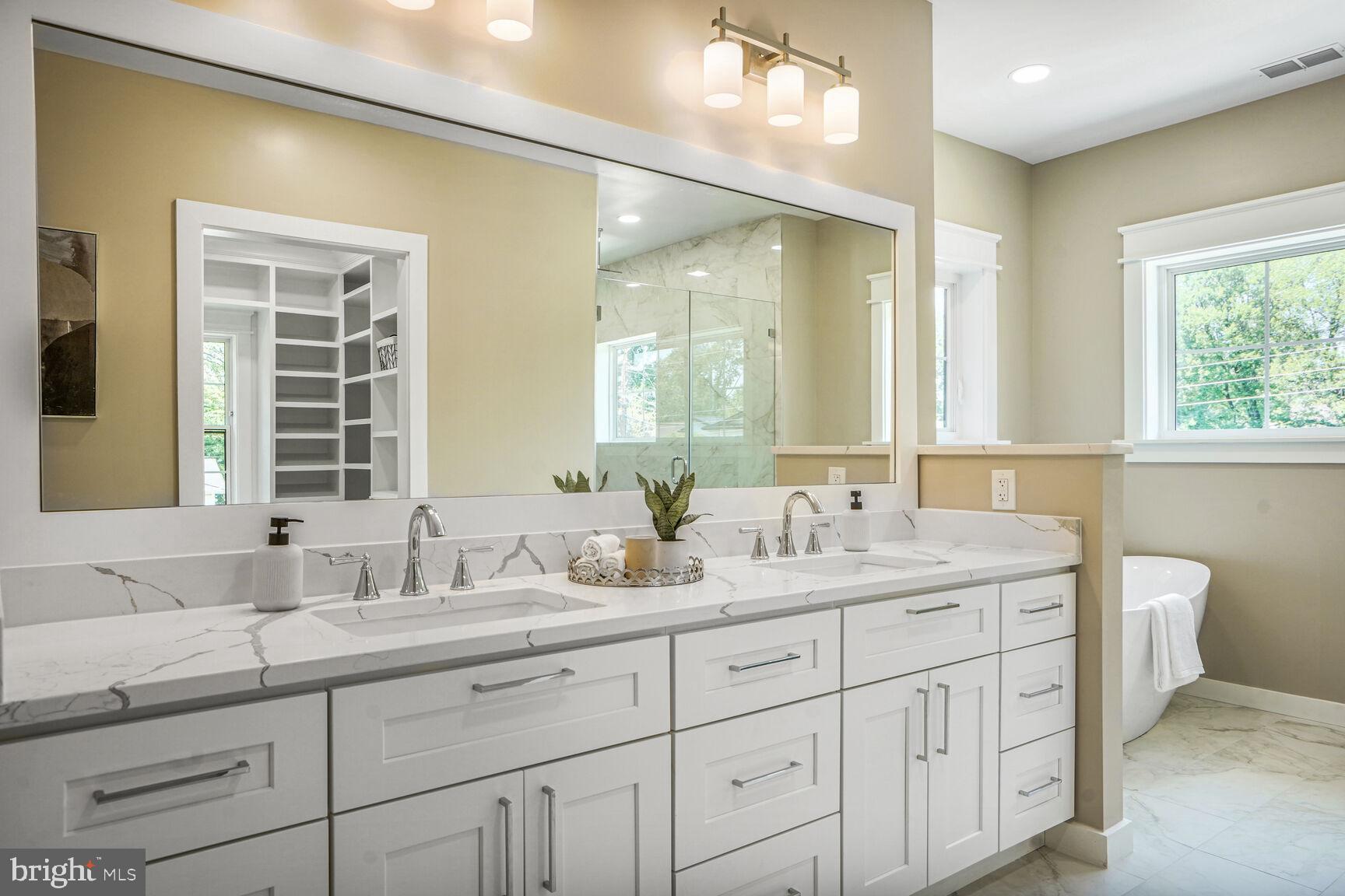 VIENNA WOODS - Residential