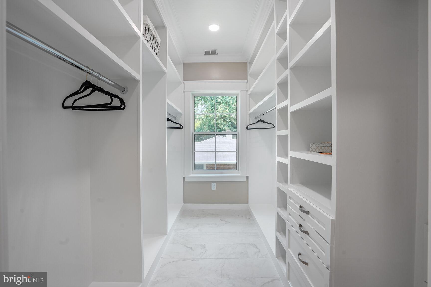 VIENNA WOODS - Residential