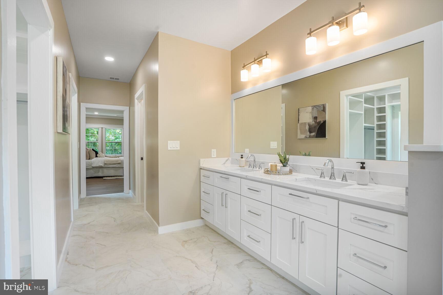 VIENNA WOODS - Residential