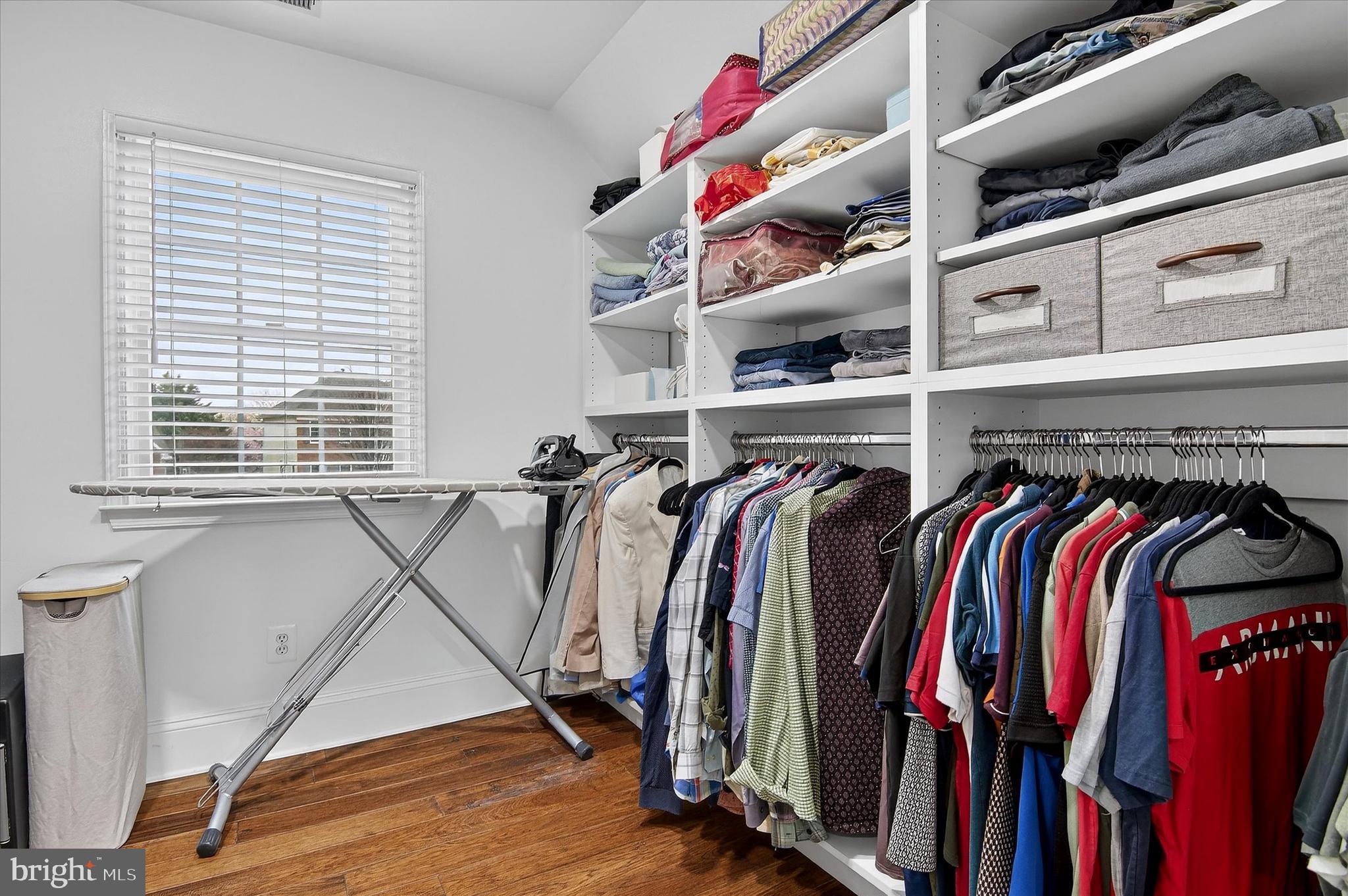 LOUDOUN VALLEY ESTATES - Residential