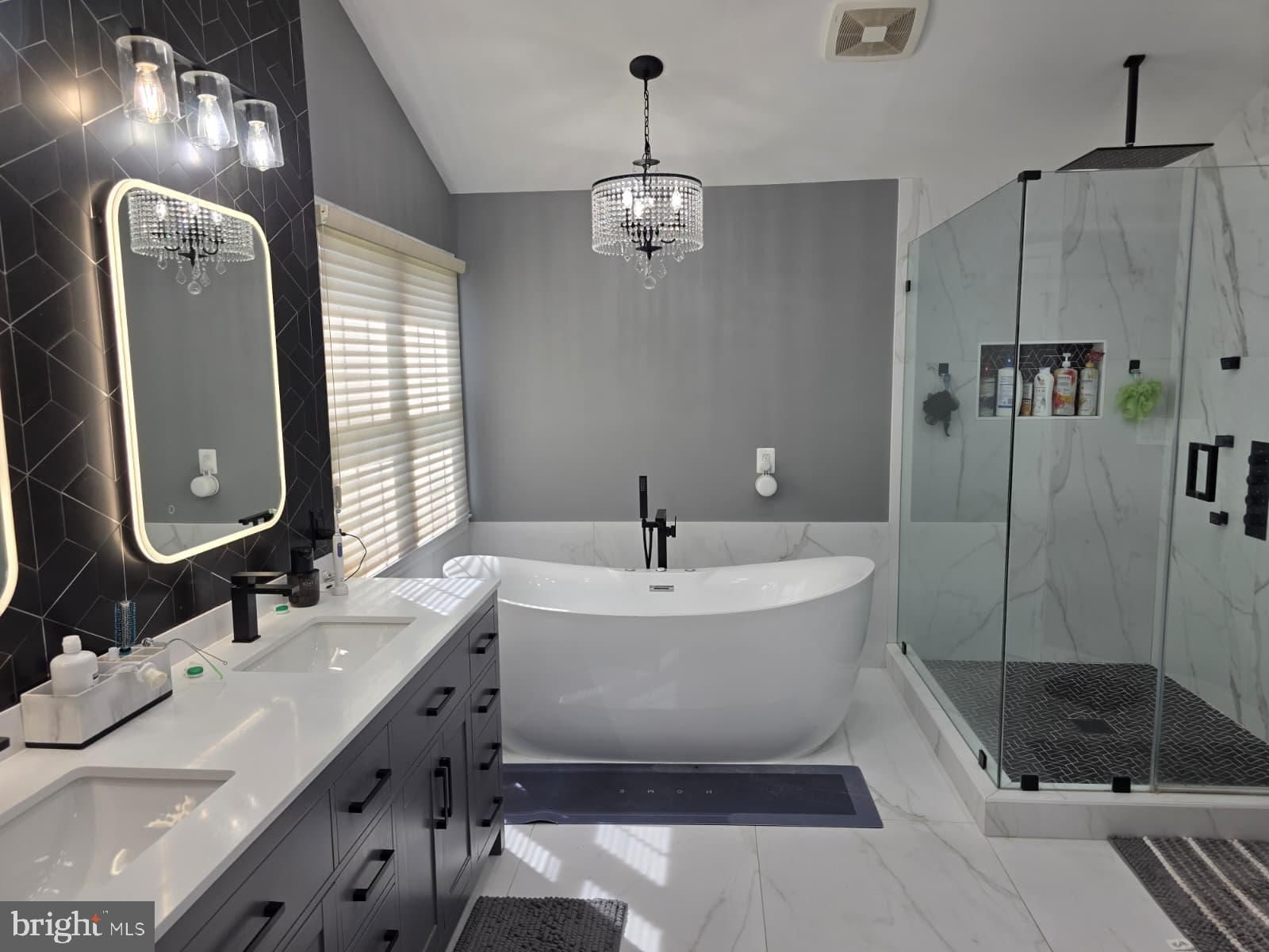 LOUDOUN VALLEY ESTATES - Residential