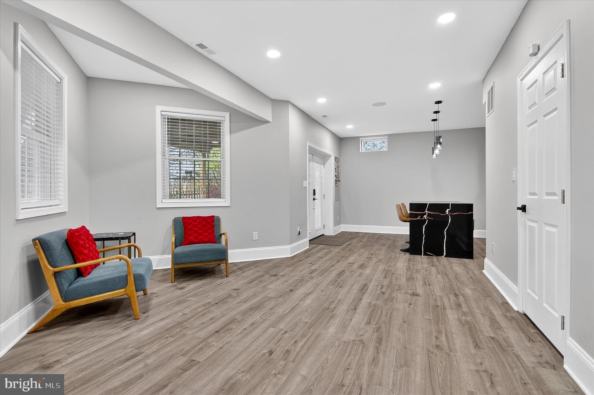 LOUDOUN VALLEY ESTATES - Residential