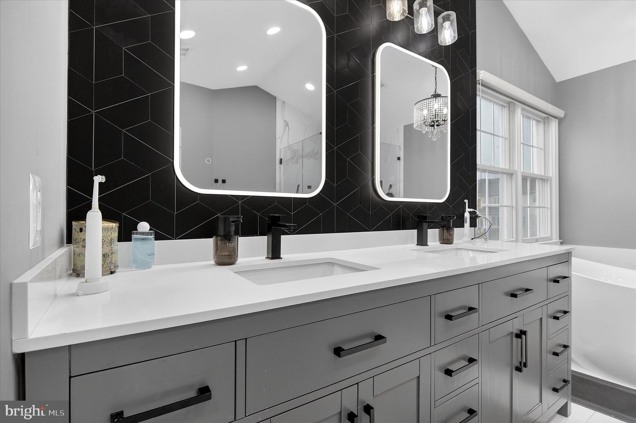 LOUDOUN VALLEY ESTATES - Residential