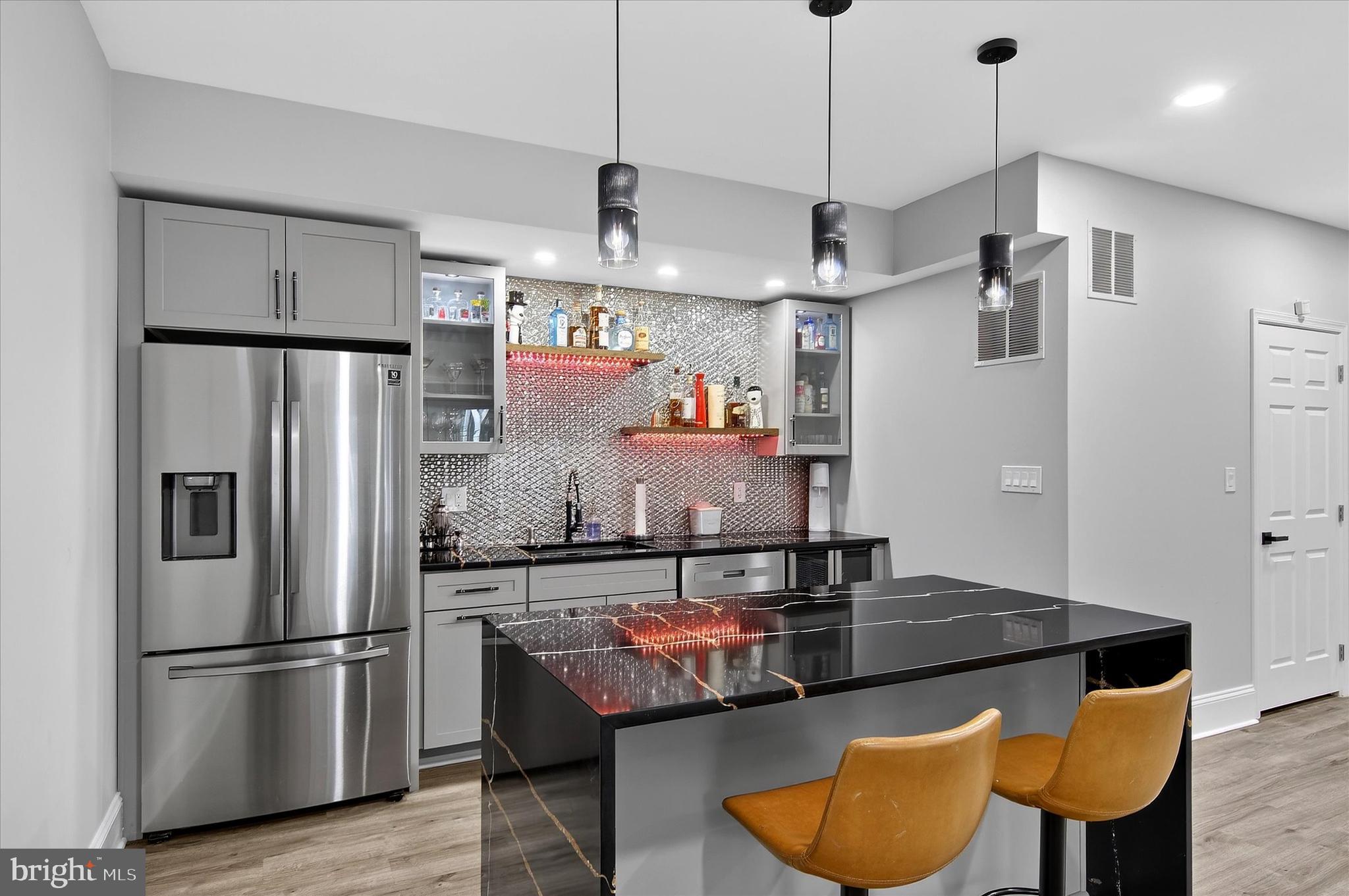 LOUDOUN VALLEY ESTATES - Residential