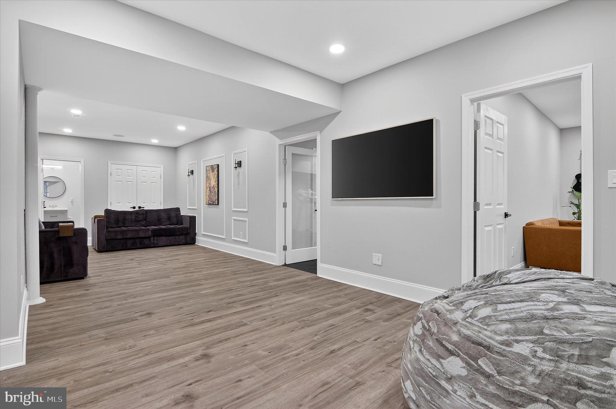 LOUDOUN VALLEY ESTATES - Residential