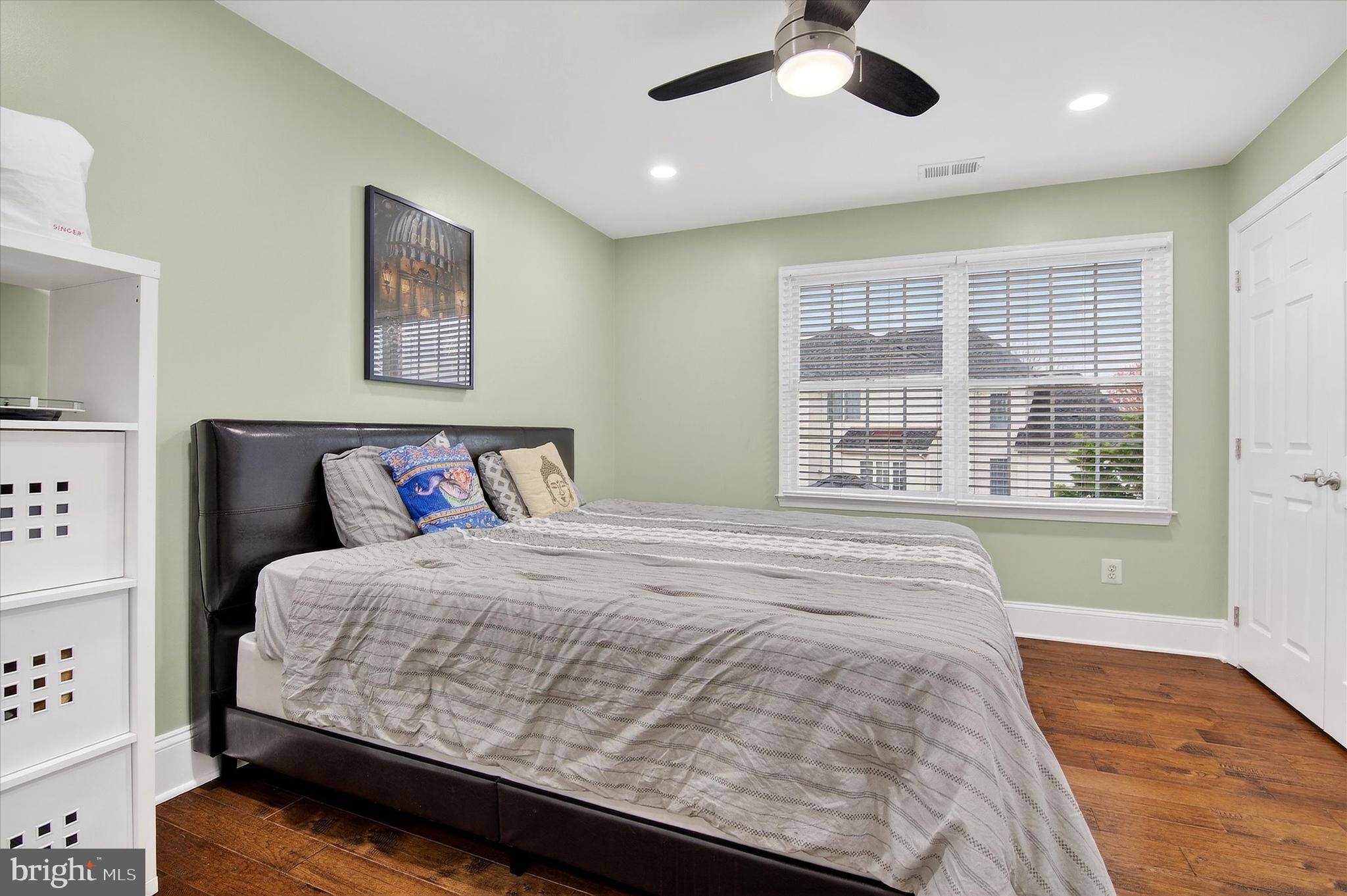 LOUDOUN VALLEY ESTATES - Residential