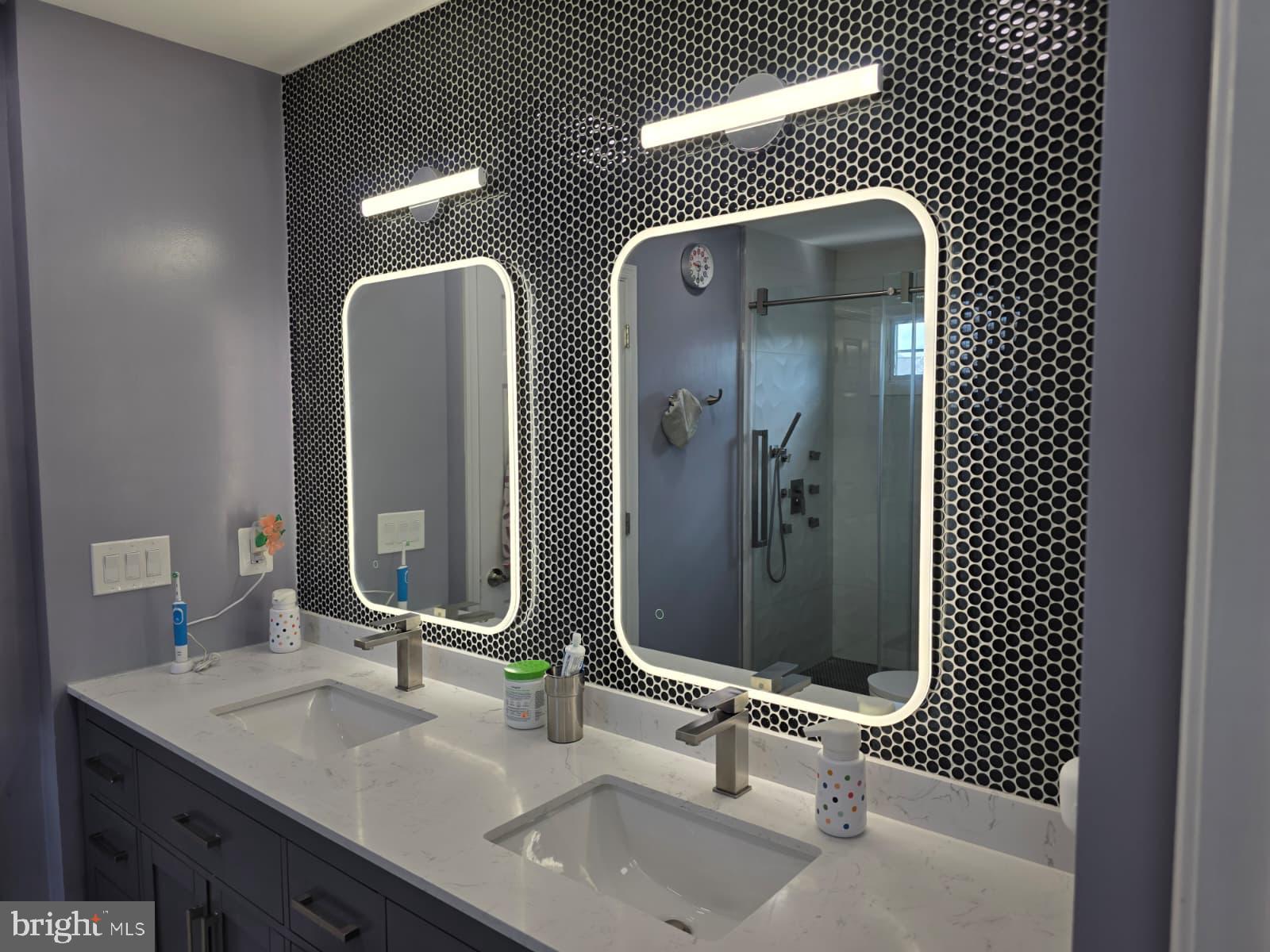 LOUDOUN VALLEY ESTATES - Residential