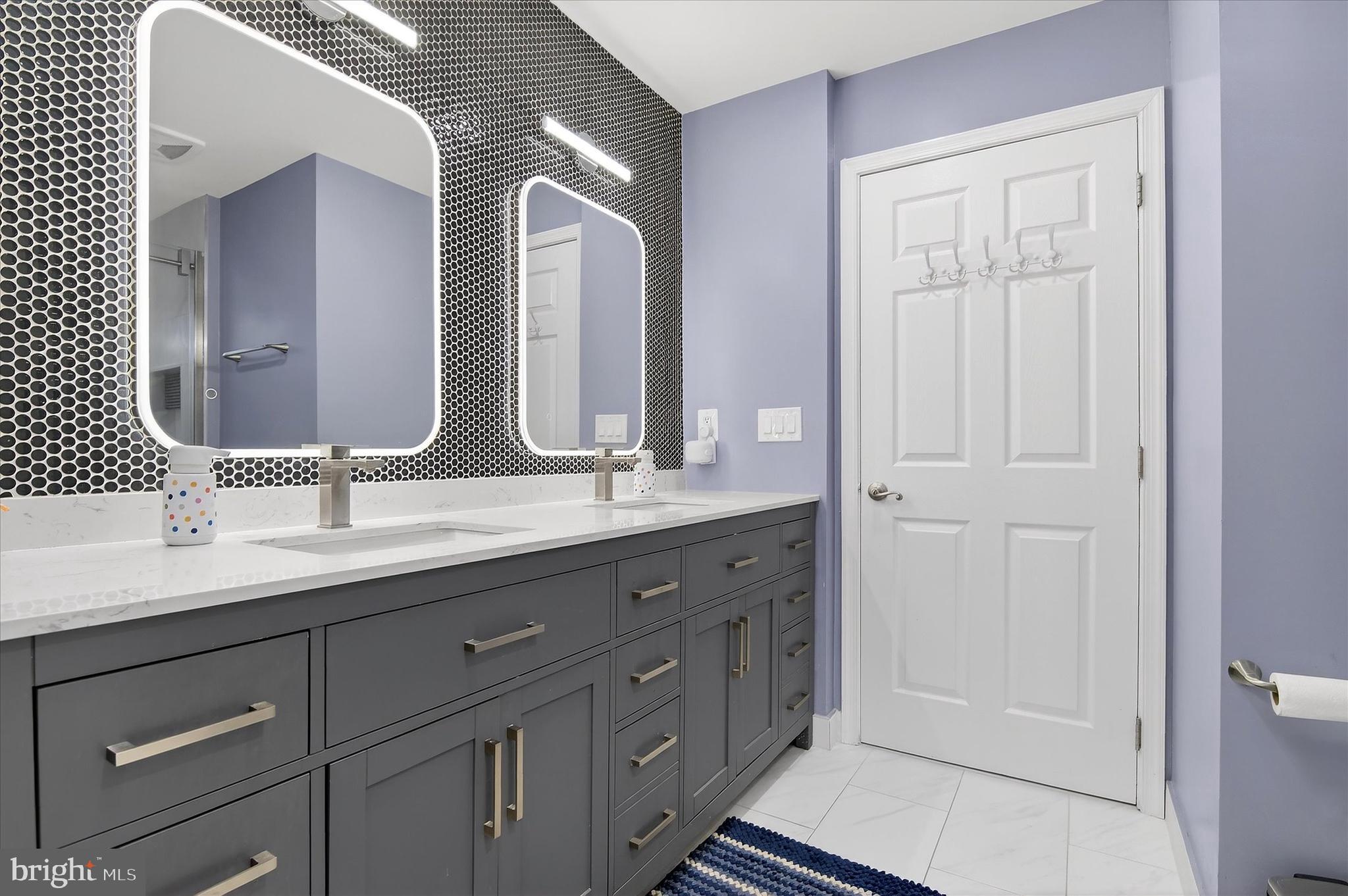 LOUDOUN VALLEY ESTATES - Residential