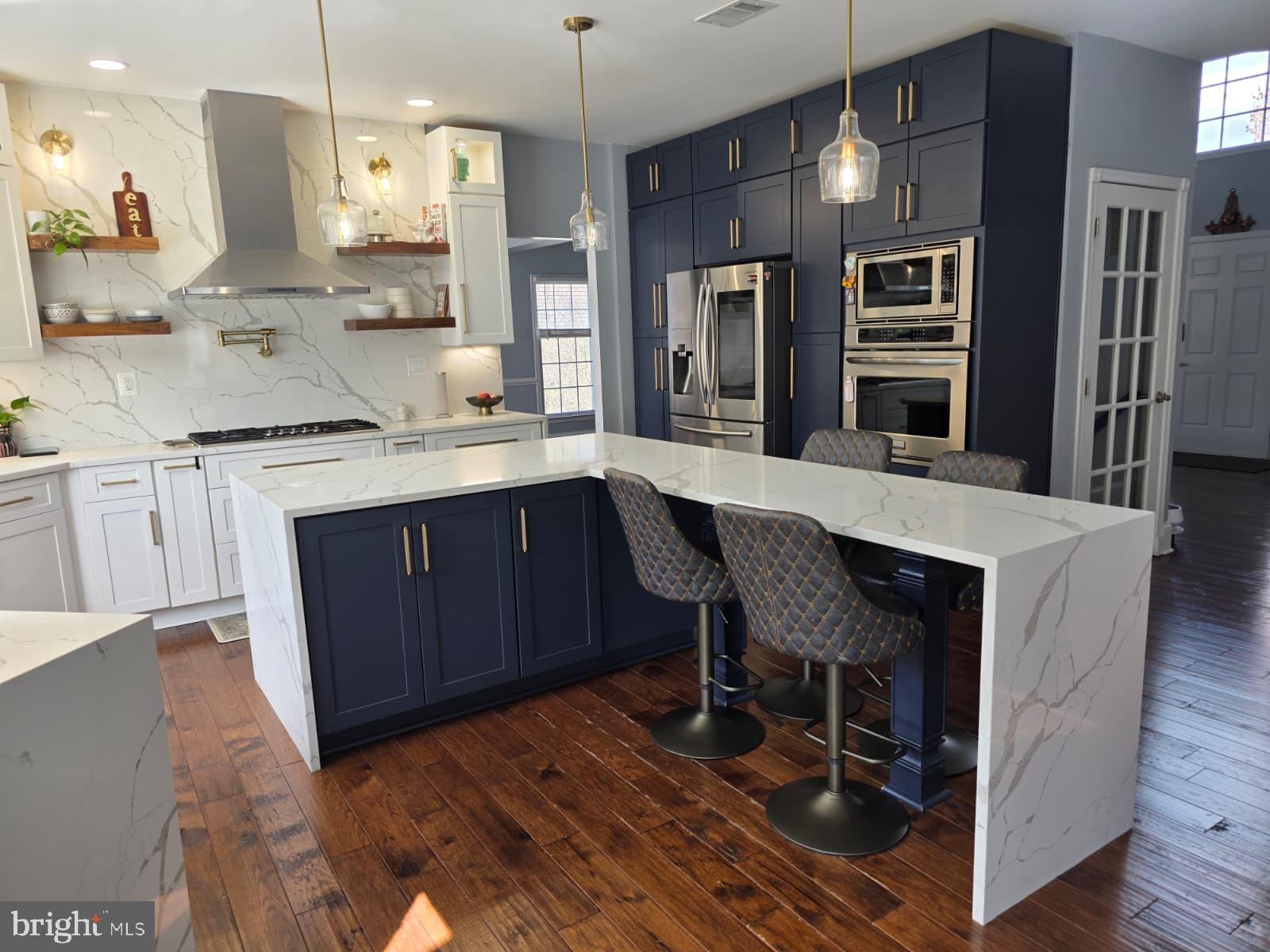 LOUDOUN VALLEY ESTATES - Residential