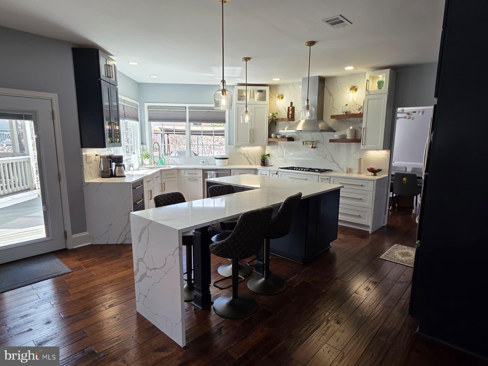 LOUDOUN VALLEY ESTATES - Residential