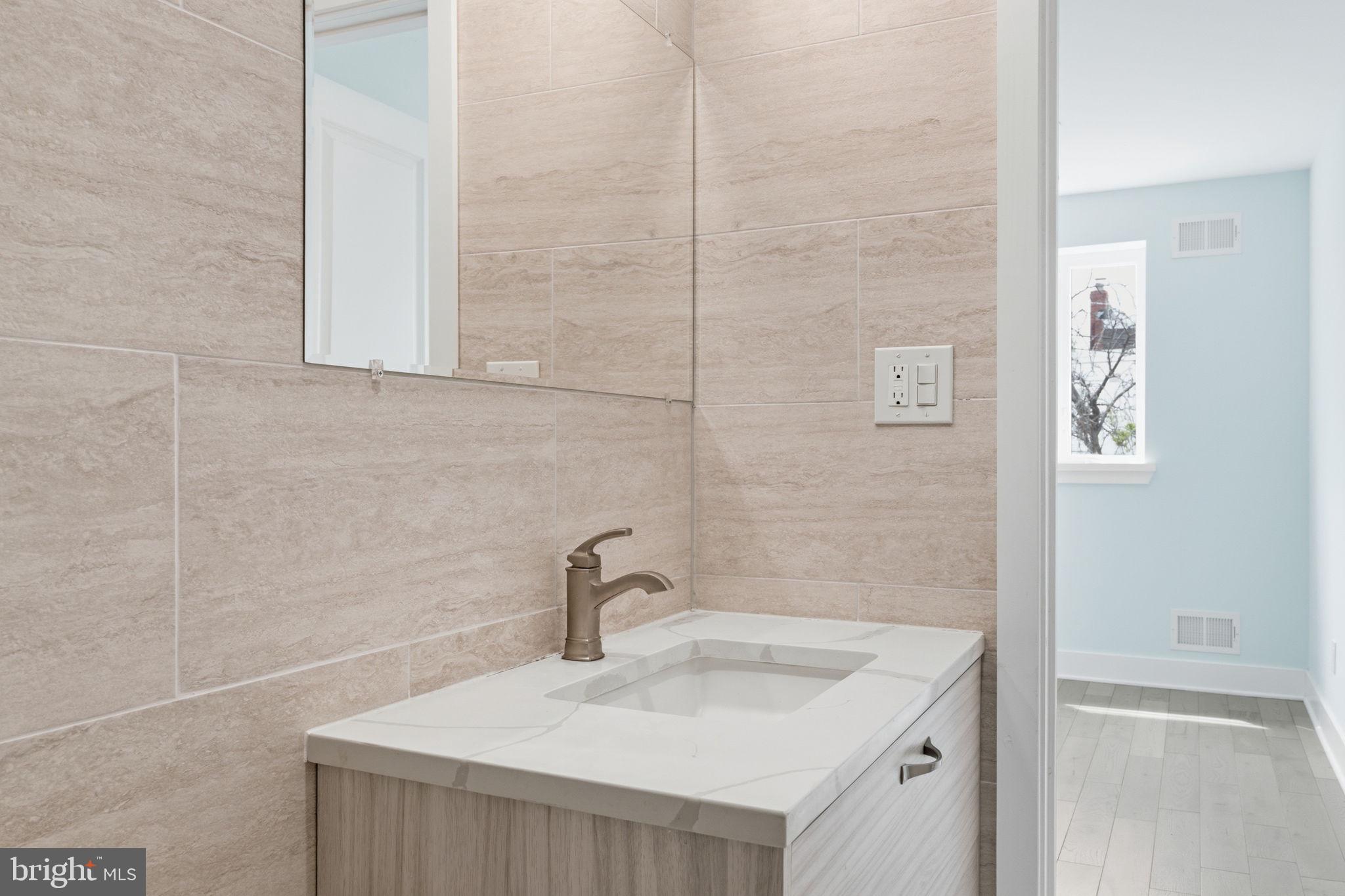 BUSTLETON - Residential