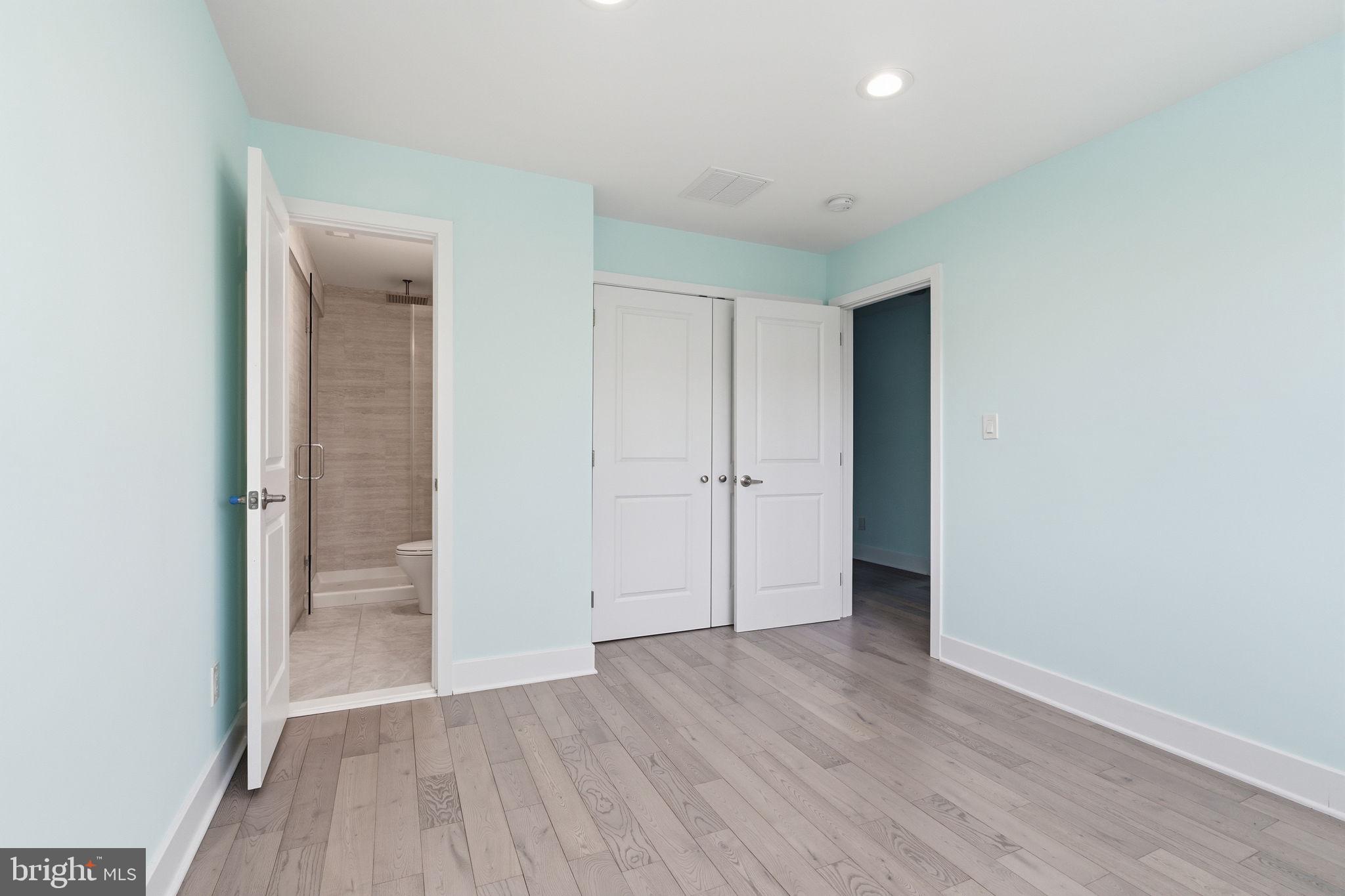 BUSTLETON - Residential