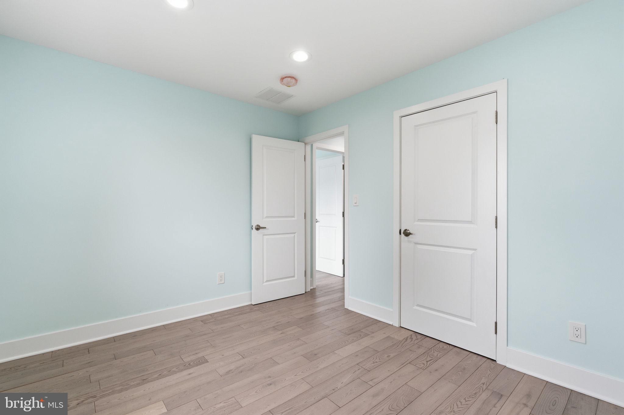 BUSTLETON - Residential