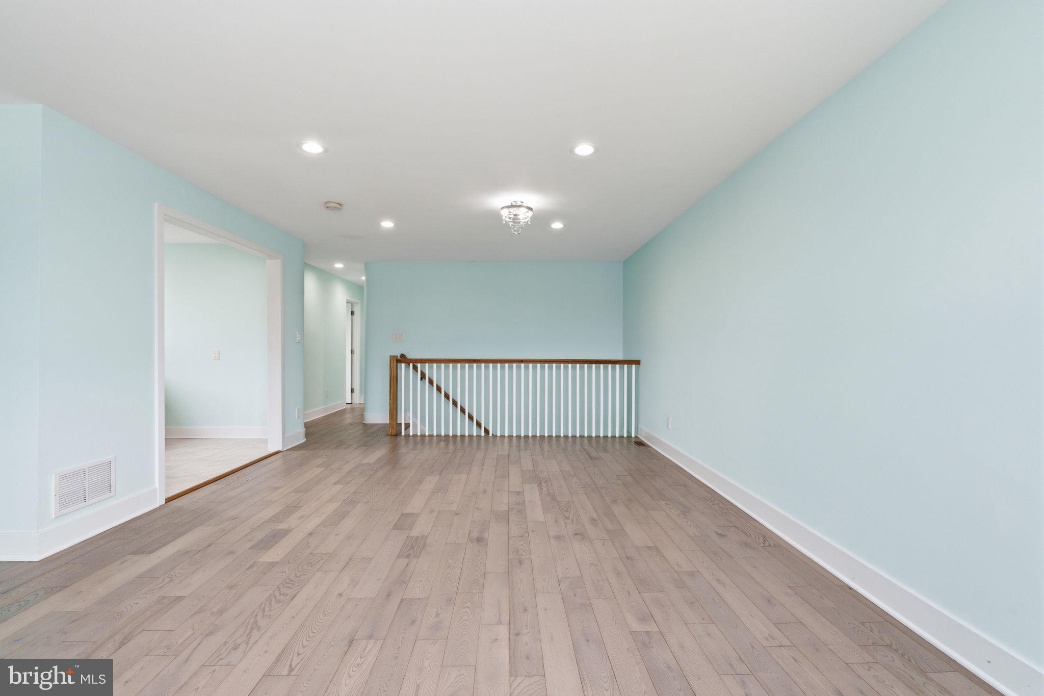 BUSTLETON - Residential