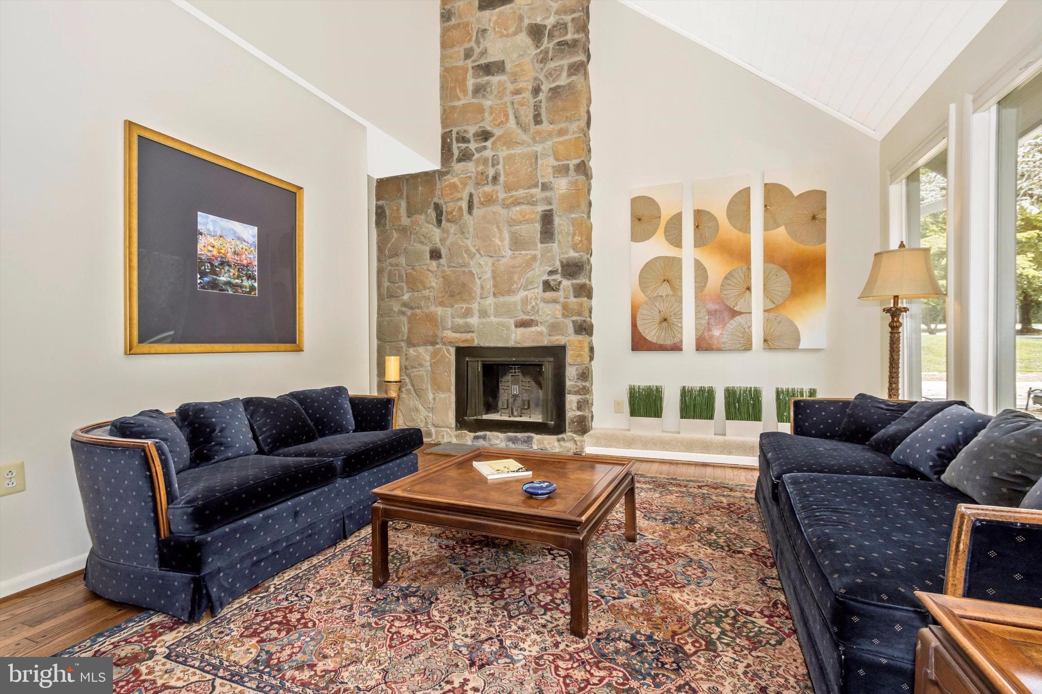 HOBBITS GLEN - Residential