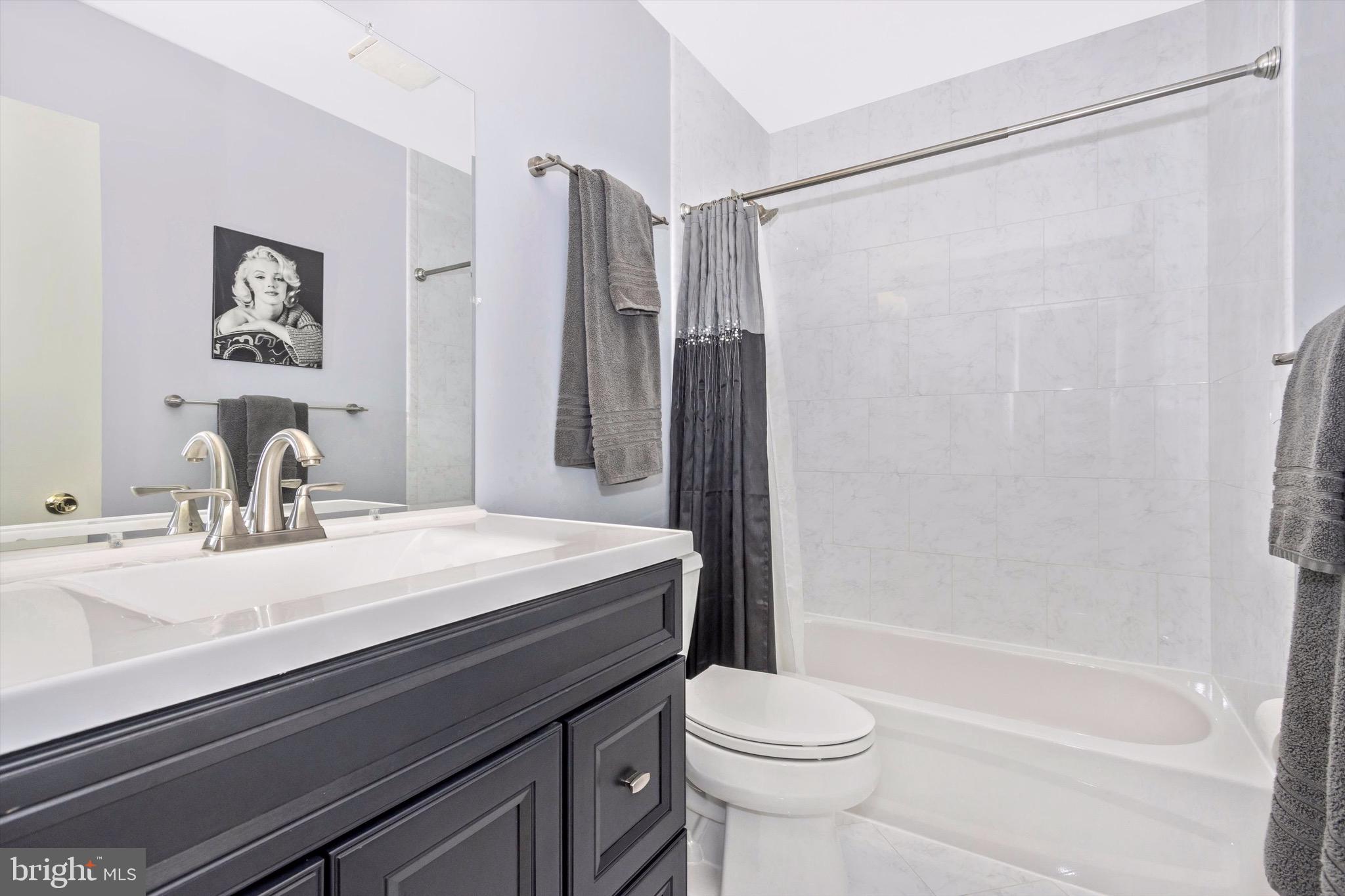 HOBBITS GLEN - Residential