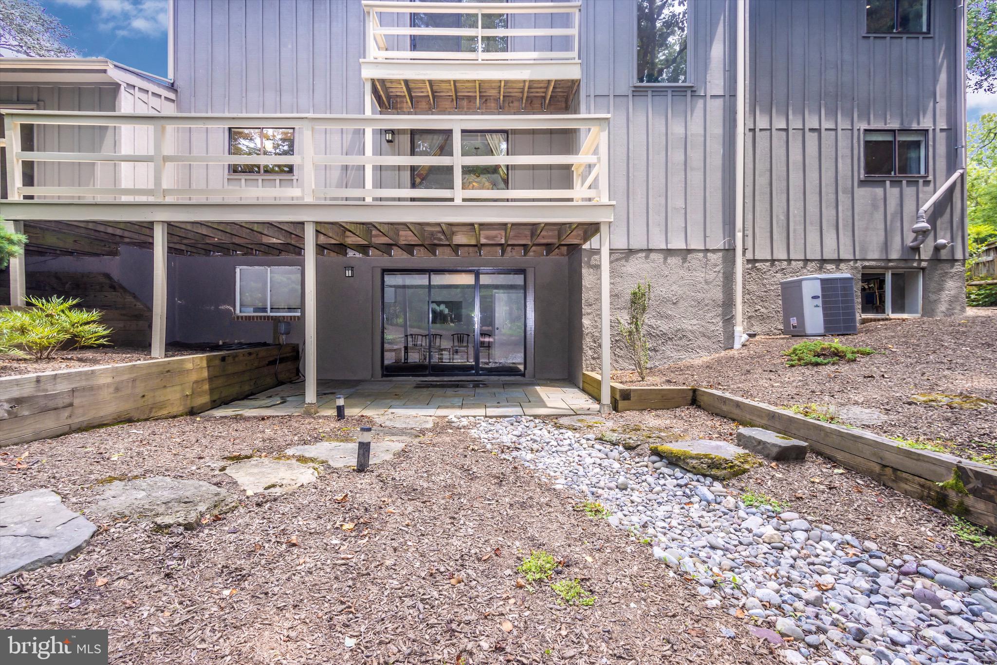 HOBBITS GLEN - Residential