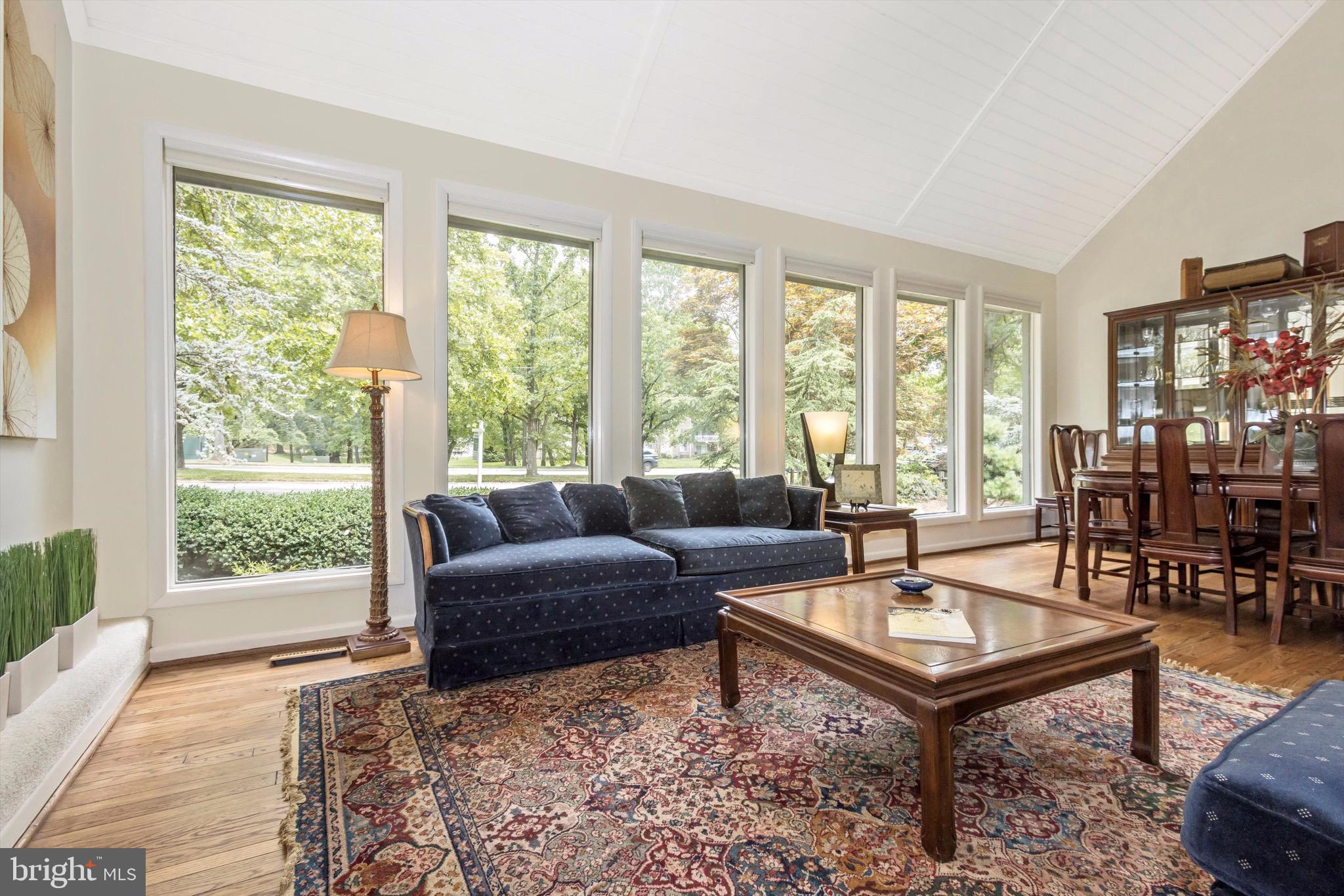 HOBBITS GLEN - Residential