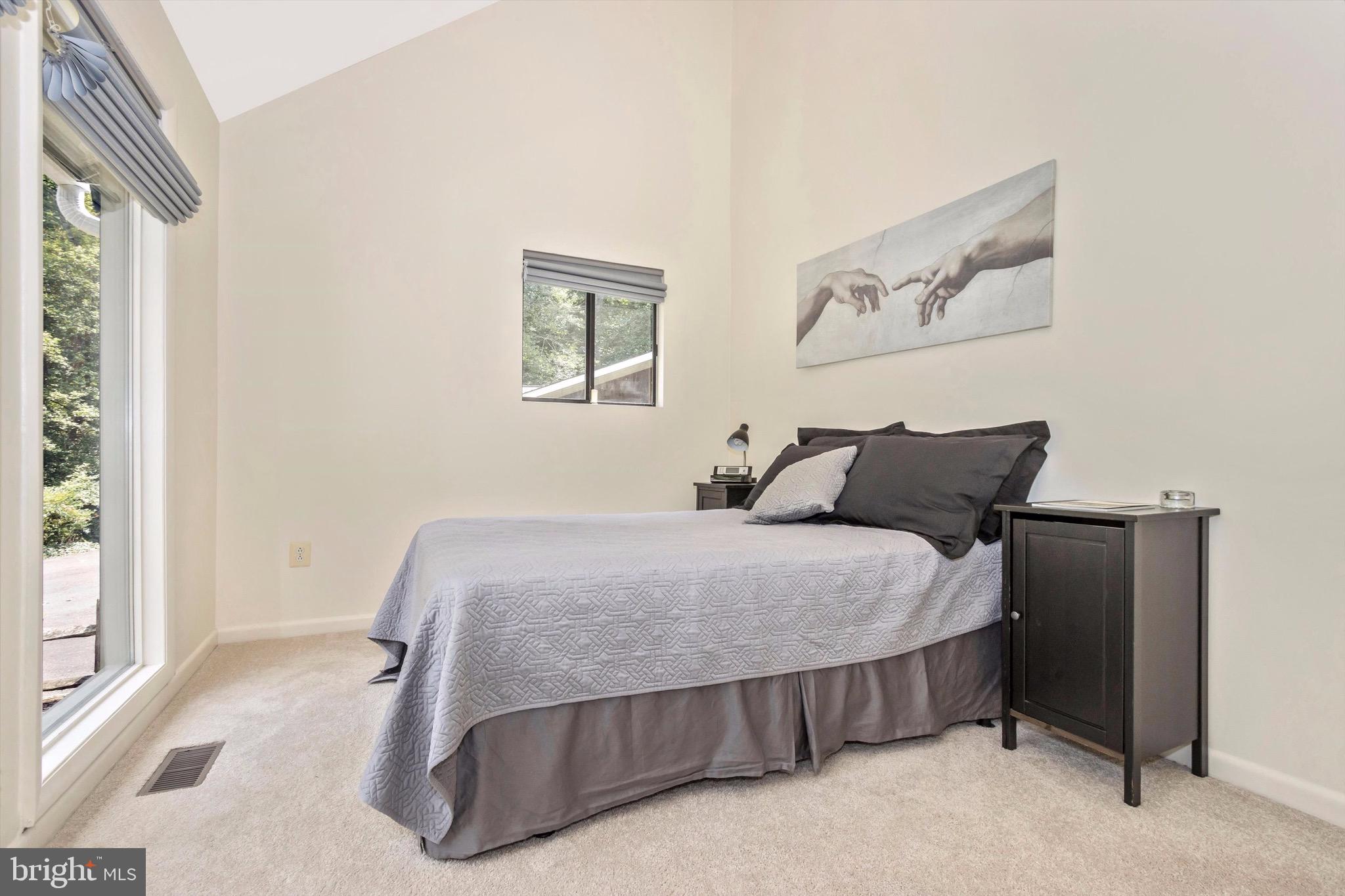 HOBBITS GLEN - Residential