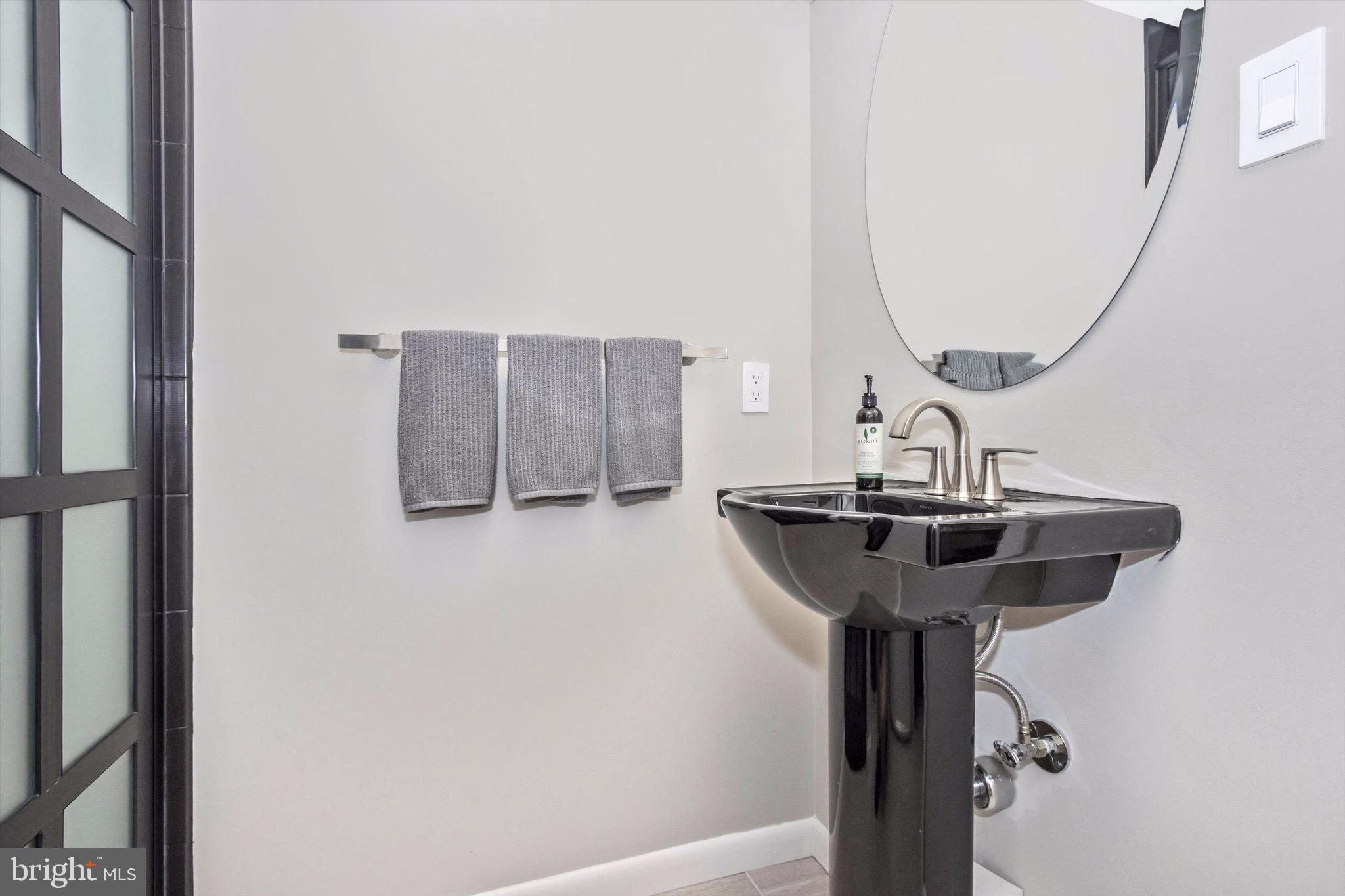 HOBBITS GLEN - Residential