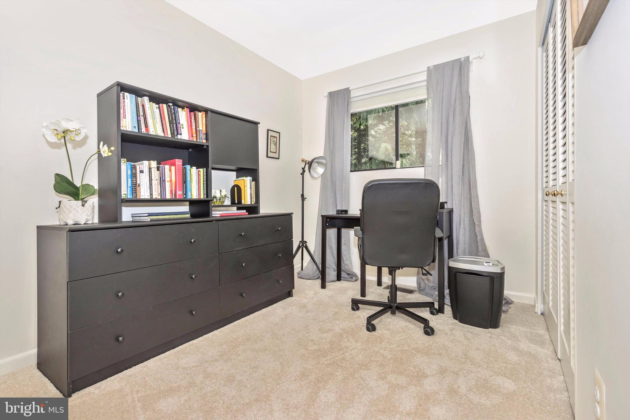 HOBBITS GLEN - Residential