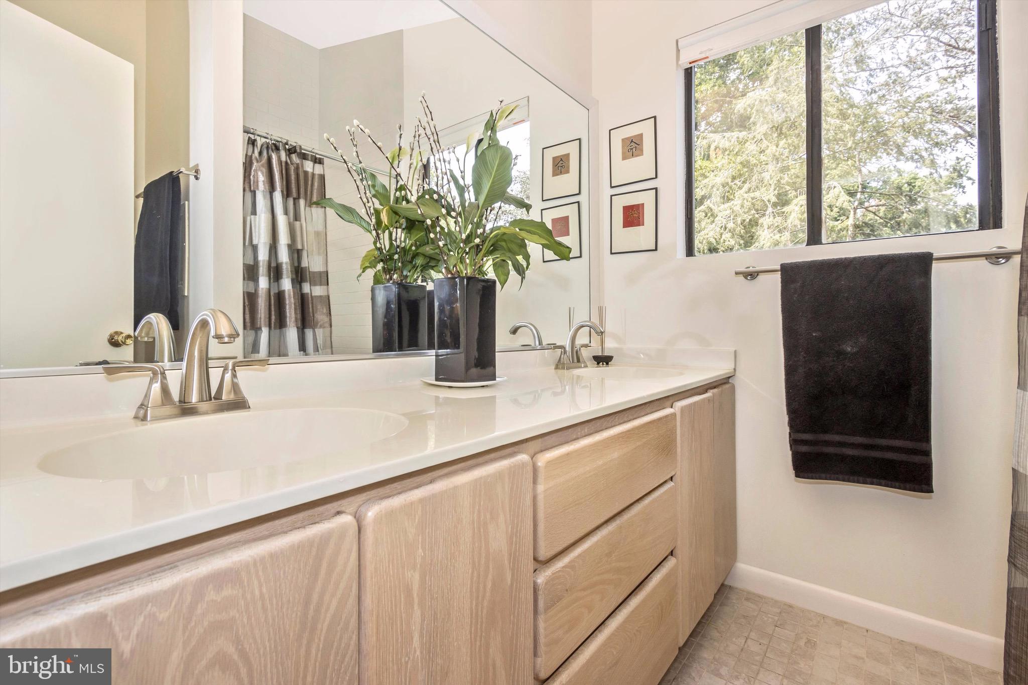 HOBBITS GLEN - Residential