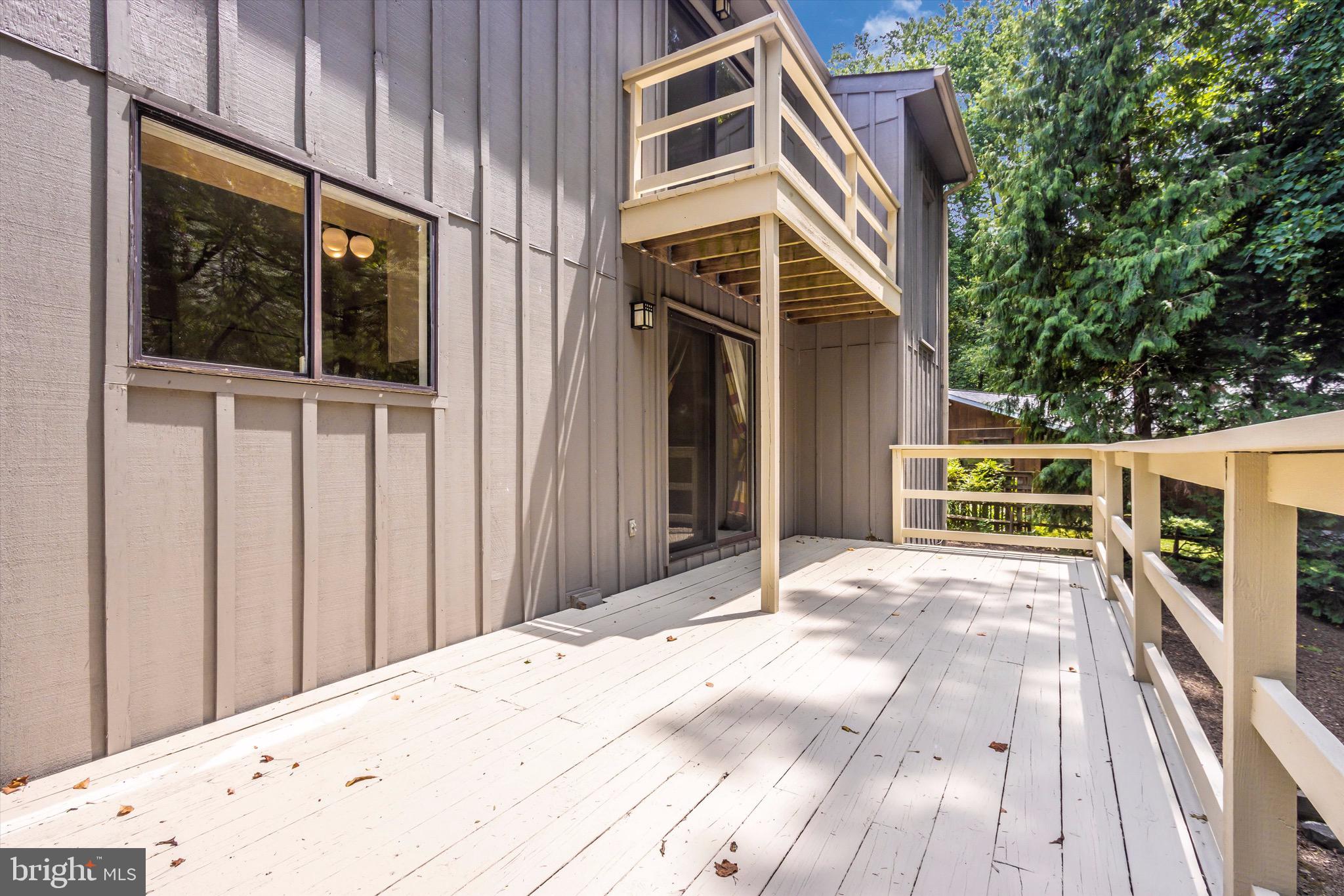 HOBBITS GLEN - Residential