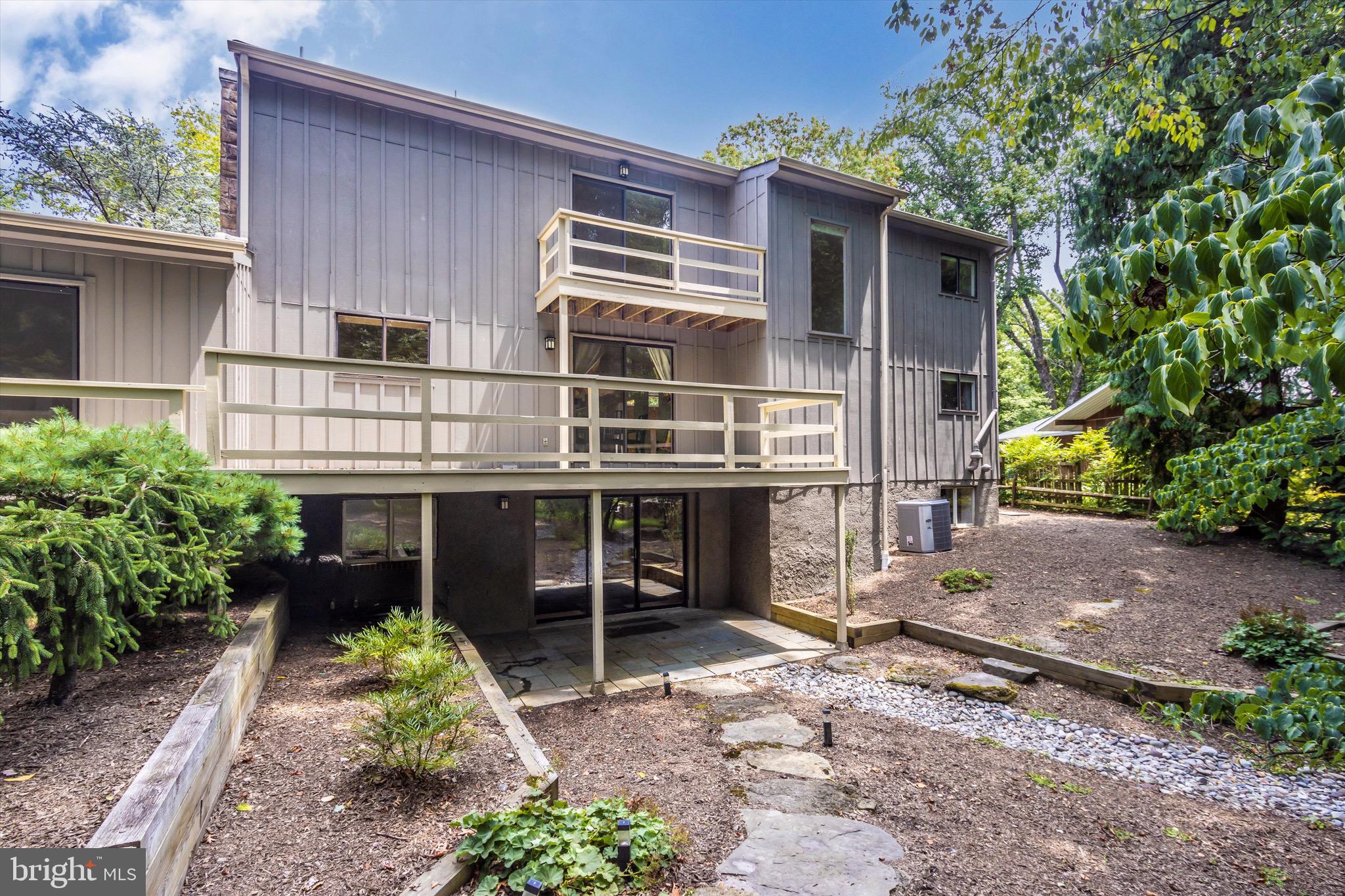 HOBBITS GLEN - Residential