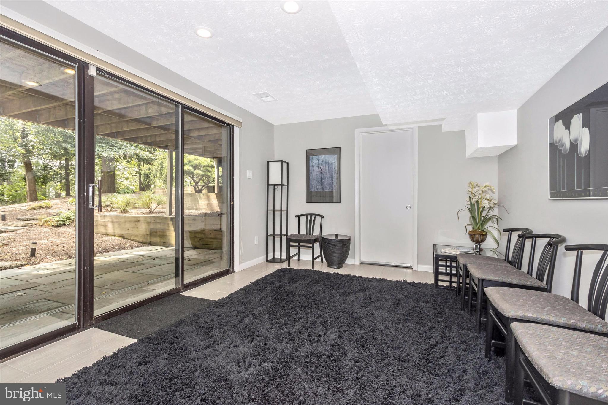 HOBBITS GLEN - Residential