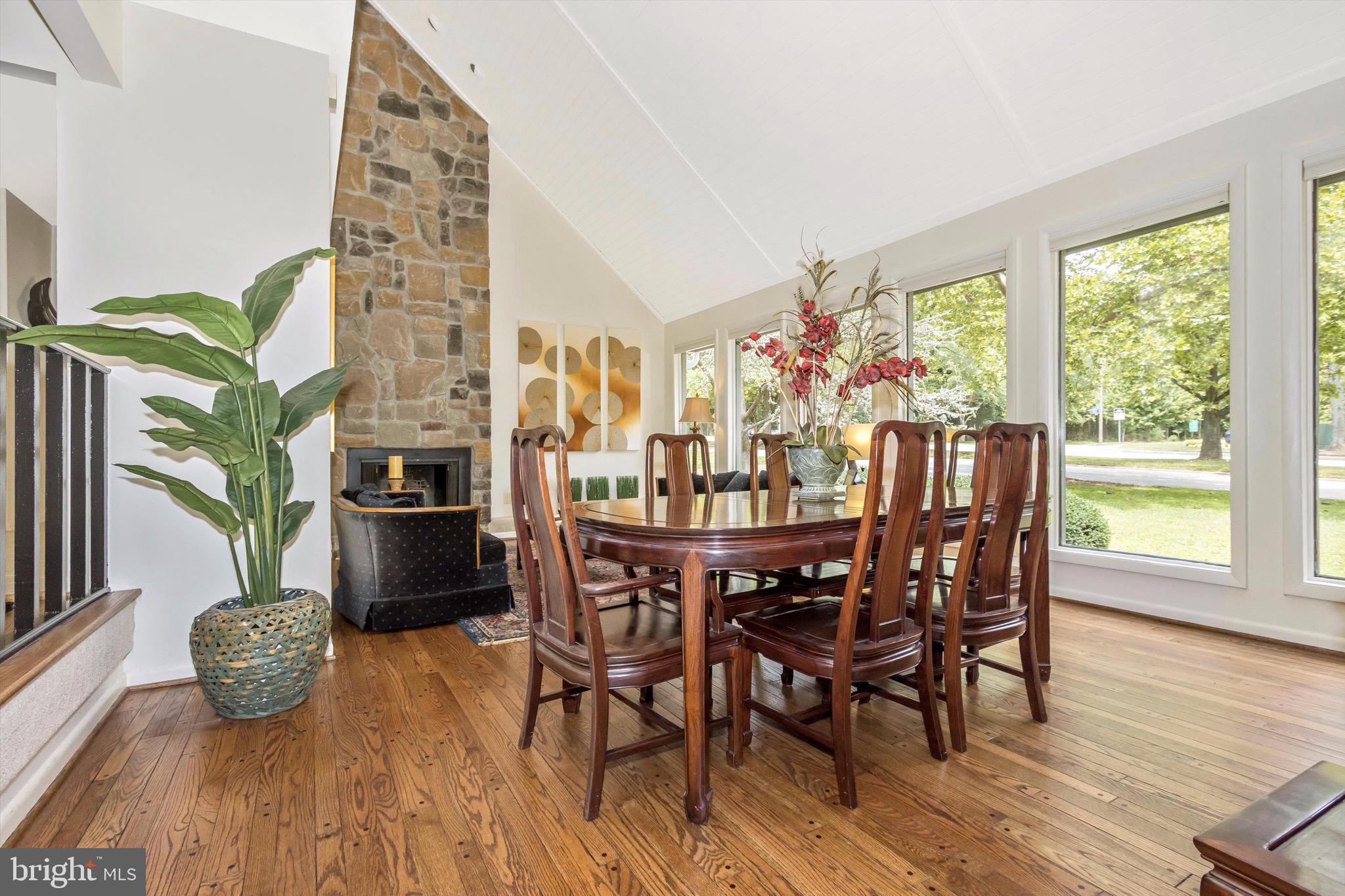 HOBBITS GLEN - Residential